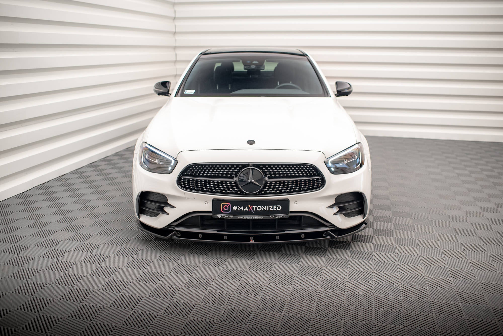 Maxton Design Street+ Spoilerlippe Front Ansatz V.2 passend für Mercedes-Benz E AMG-Line W213 Facelift schwarz Hochglanz