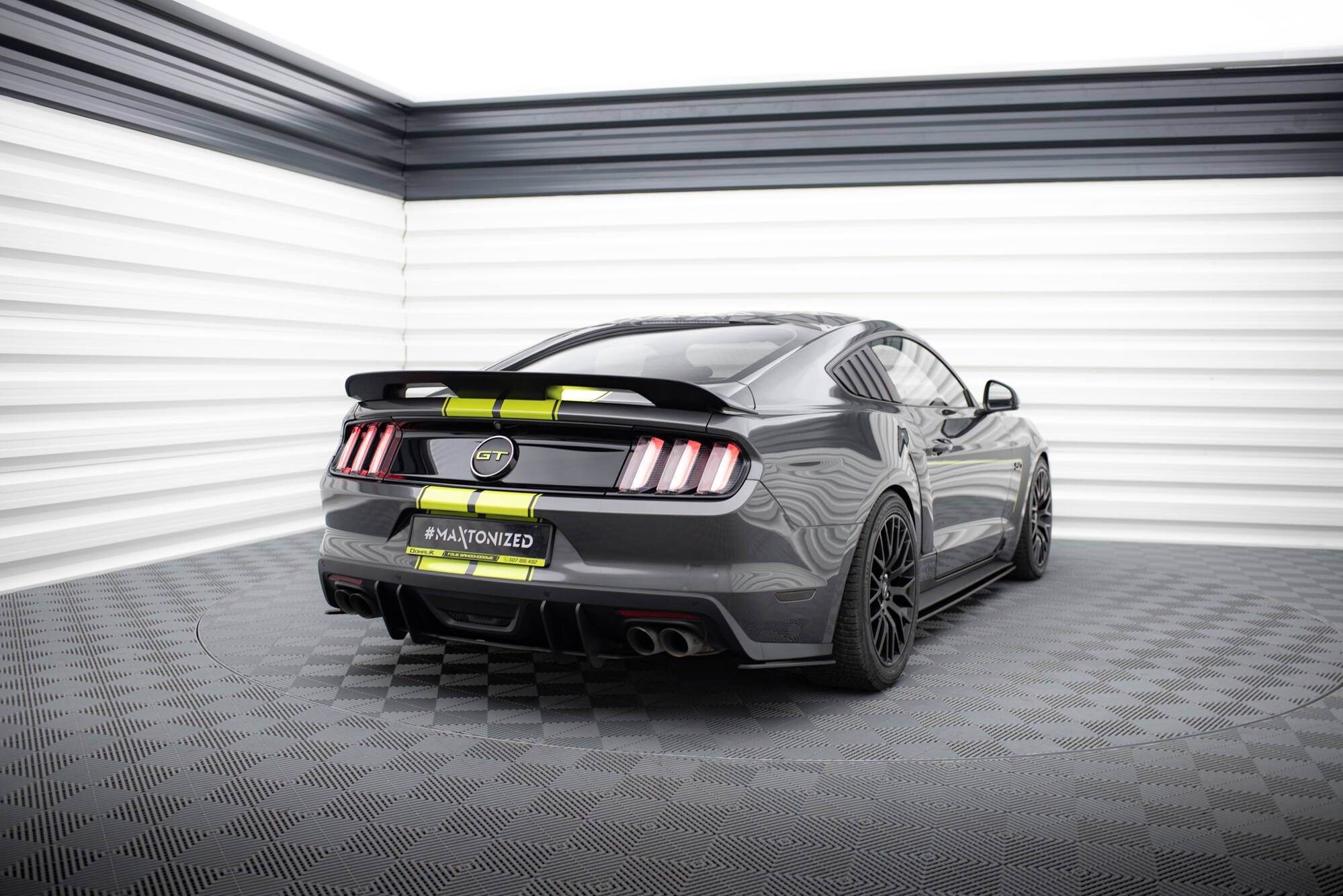 Maxton Design Street Pro Heck Ansatz Flaps Diffusor passend für Ford Mustang GT Mk6