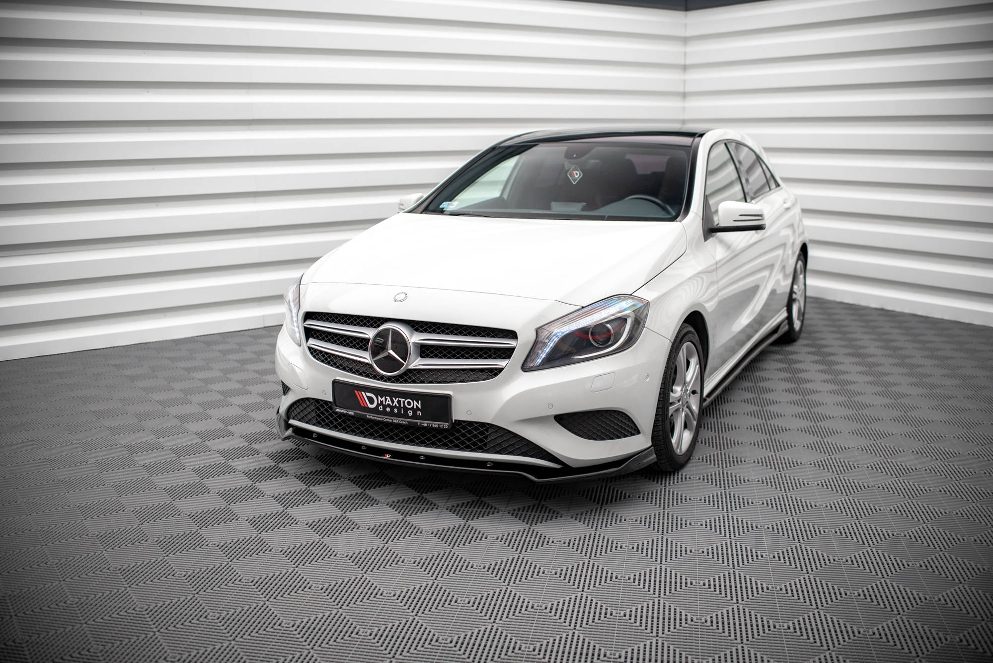 Maxton Design Street+ Spoilerlippe Front Ansatz V.2 passend für Mercedes-Benz A W176 schwarz Hochglanz