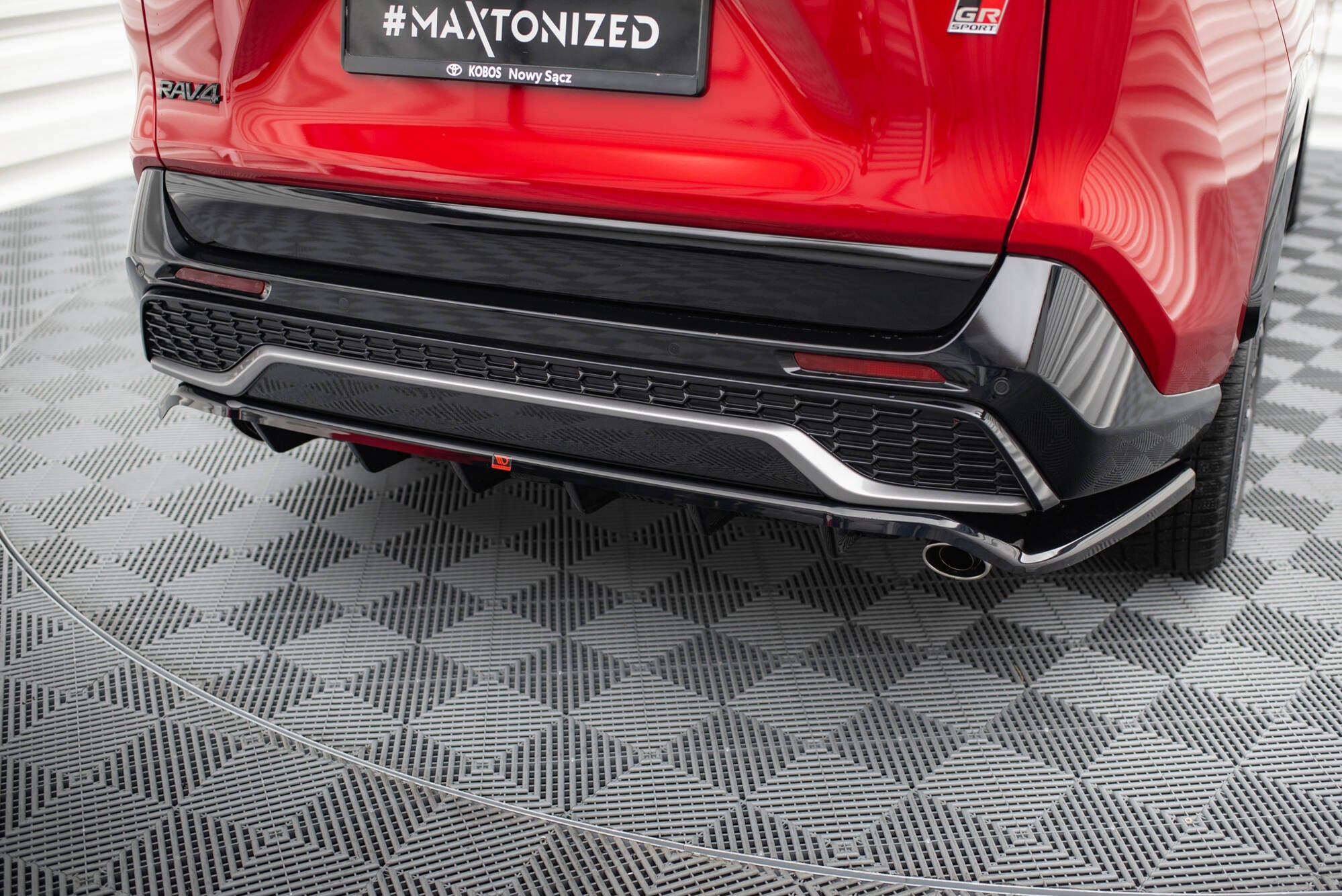 Maxton Design Street+ Mittlerer Diffusor RACE passend für Toyota RAV4 GR Sport Mk5 schwarz Hochglanz