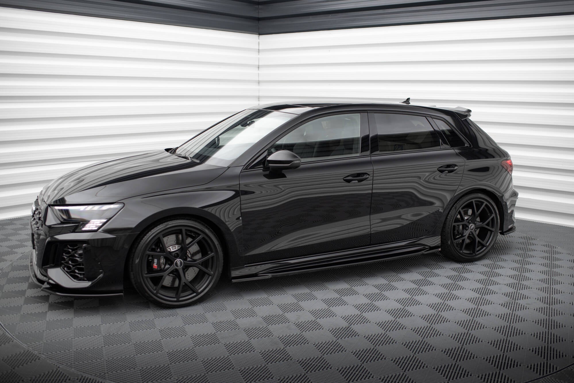 Maxton Design Street+ Seitenschweller Leisten passend für Audi RS3 Sportback 8Y schwarz Hochglanz