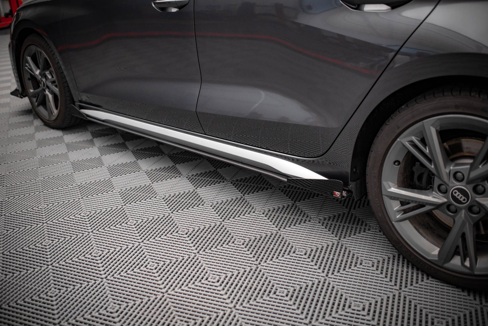 Maxton Design Seitenschweller Flaps passend für Audi S3 / A3 S-Line 8Y / 8Y Facelift schwarz Hochglanz