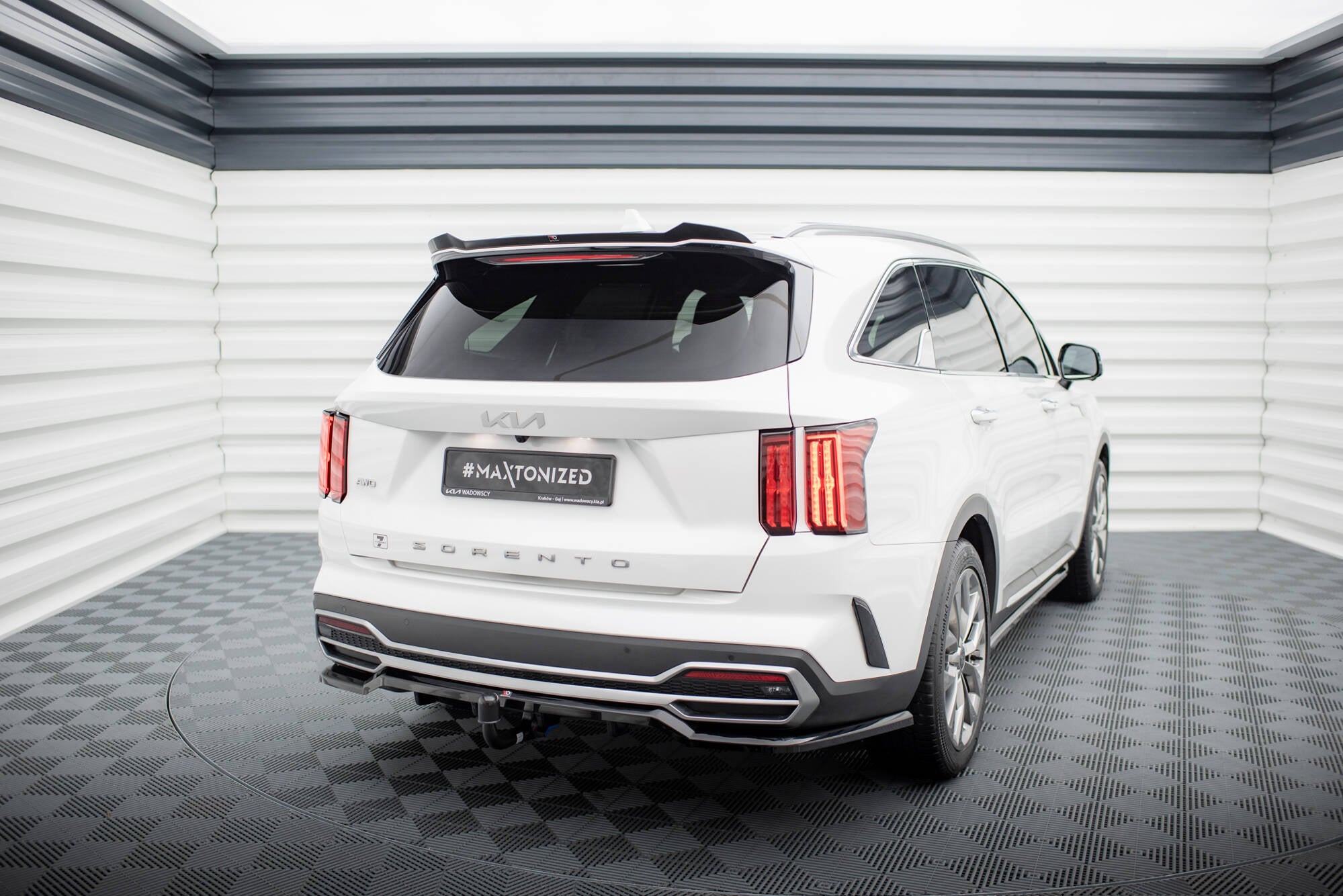 Maxton Design Street+ Mittlerer Diffusor RACE passend für Kia Sorento Mk4 schwarz Hochglanz