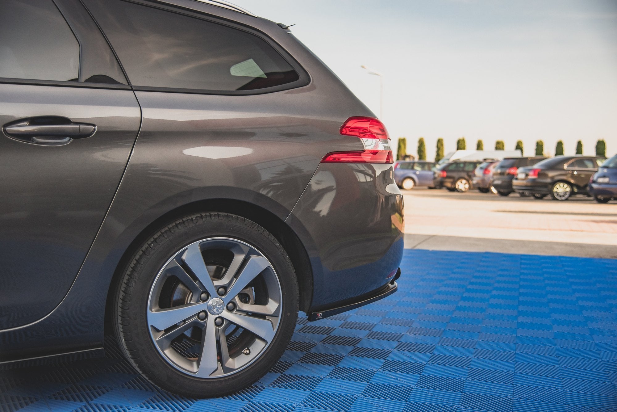 Maxton Design Heck Ansatz Flaps Diffusor V.2 passend für Peugeot 308 SW Mk2 schwarz Hochglanz
