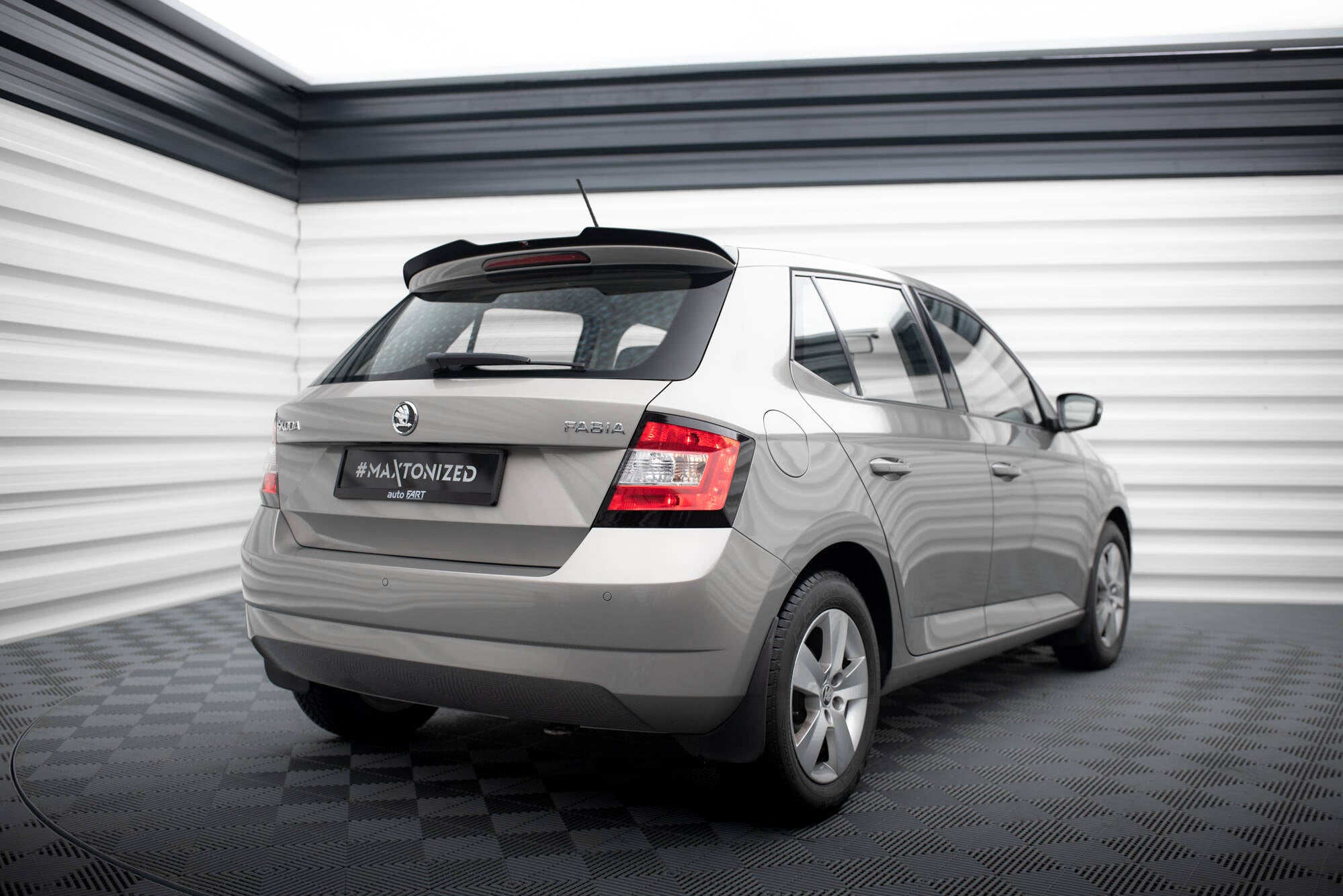Maxton Design Spoiler CAP passend für Skoda Fabia Hatchback Mk3 schwarz Hochglanz