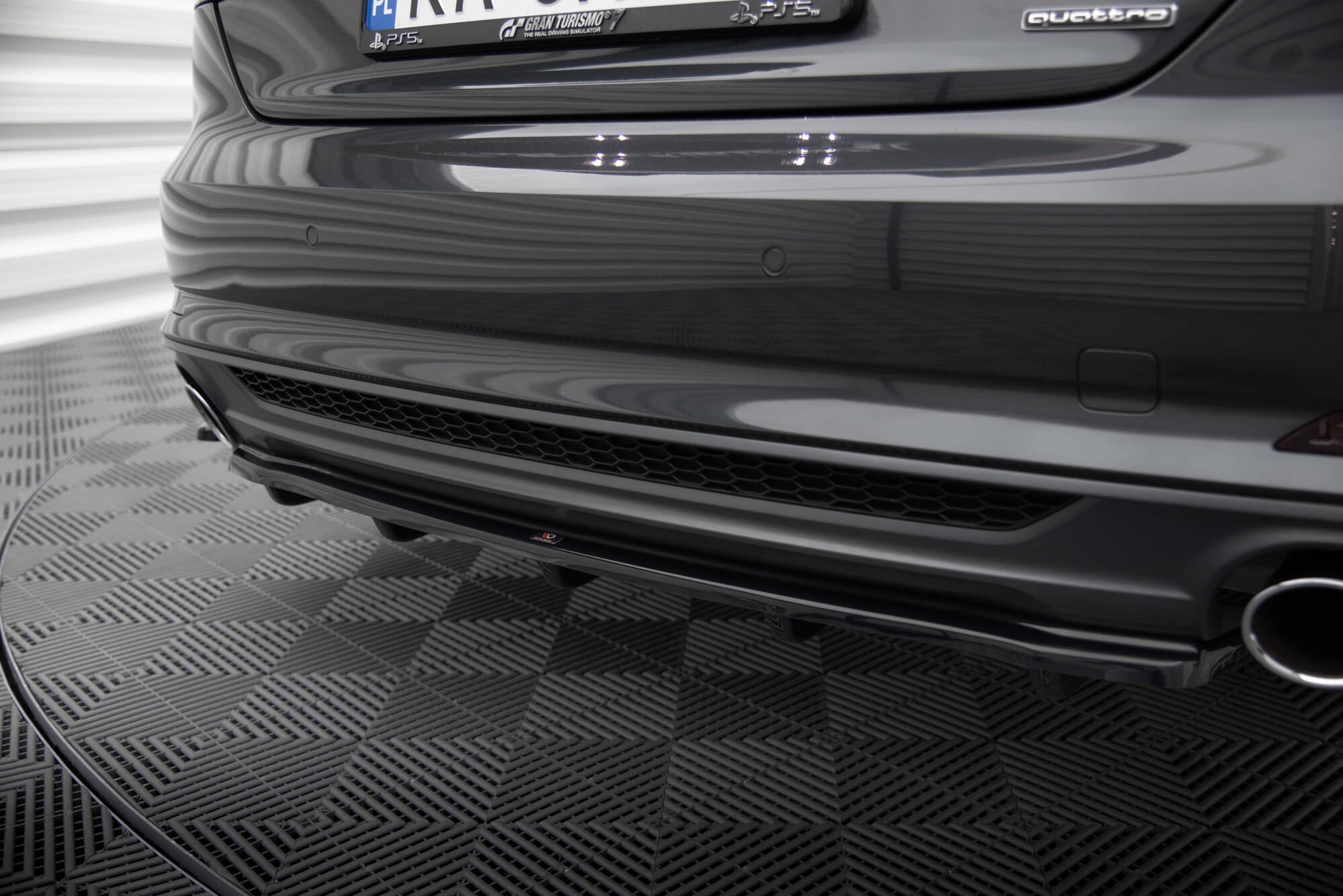 Maxton Design Heckansatz Audi A5 S-Line F5 Coupe / Sportback (mit einem vertikalen balken) schwarz Hochglanz für Audi A5 / S5 / RS5