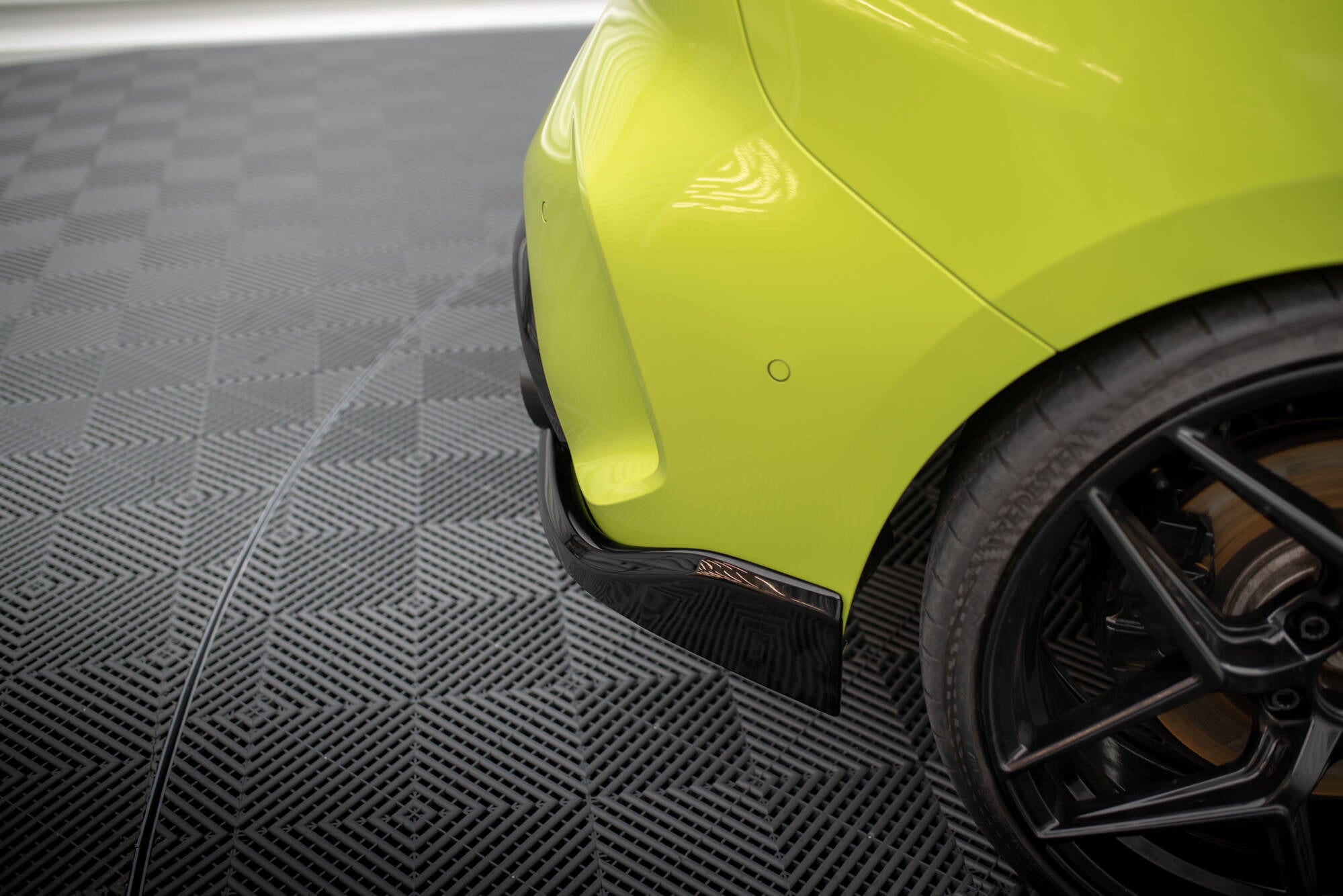 Maxton Design Heck Ansatz Flaps Diffusor V.1 passend für2 BMW 1er M-Paket / M135i F40 schwarz Hochglanz für BMW 1er F40