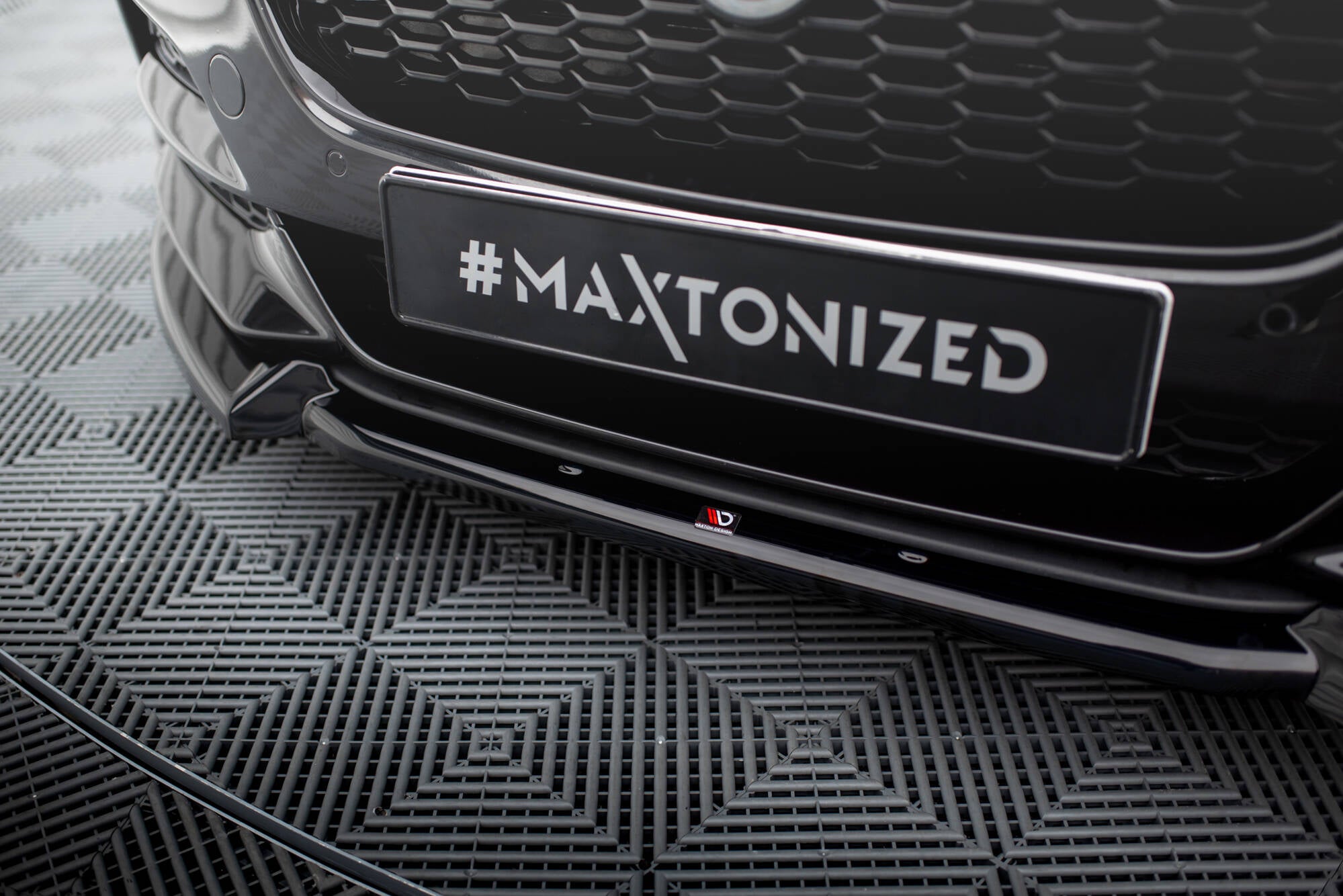 Maxton Design Street+ Spoilerlippe Front Ansatz V.2 passend für Jaguar XE X760 Facelift schwarz Hochglanz