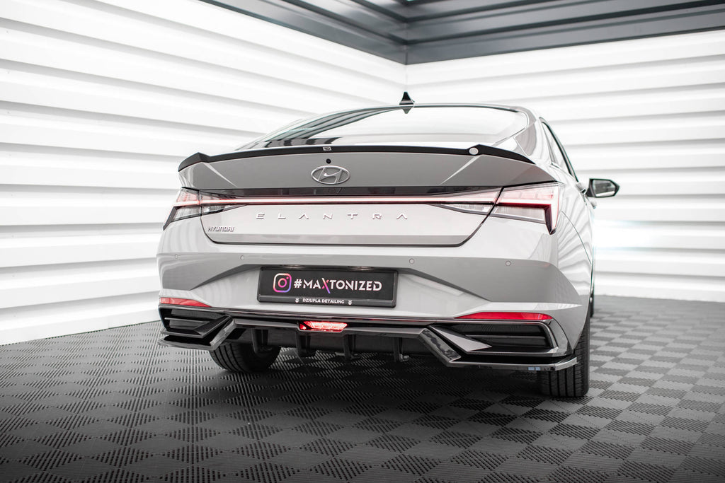 Maxton Design Street+ Mittlerer Diffusor RACE passend für Hyundai Elantra Mk7 schwarz Hochglanz