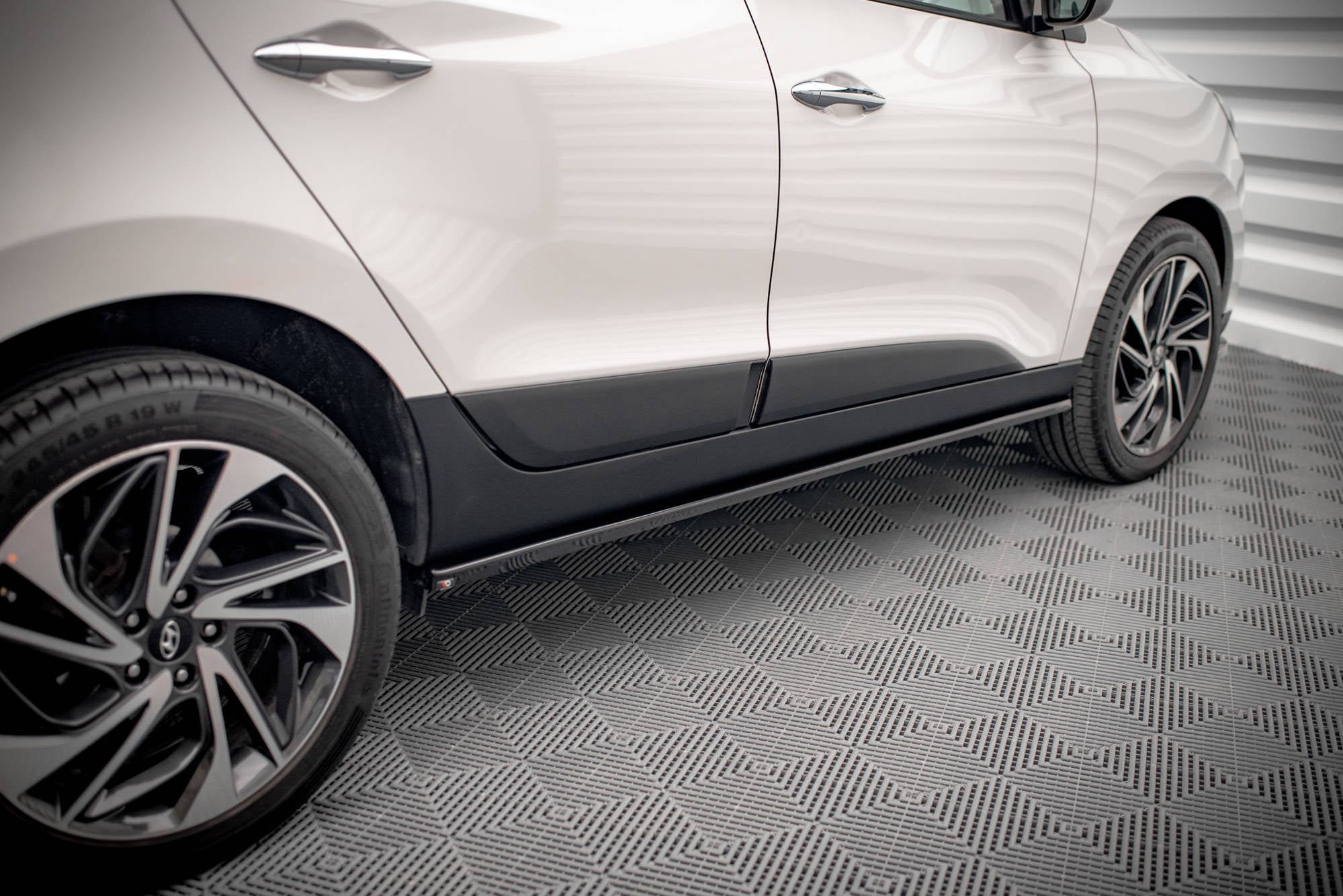 Maxton Design Street+ Seitenschweller Leisten passend für Hyundai ix35 Mk1 schwarz Hochglanz