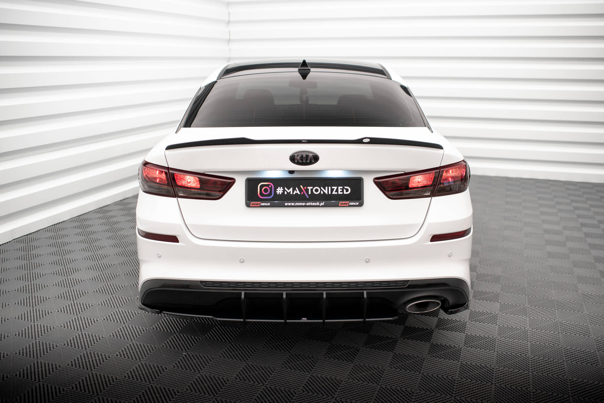 Maxton Design Heck Ansatz Flaps Diffusor V.2 passend für Kia Optima Mk4 Facelift schwarz Hochglanz