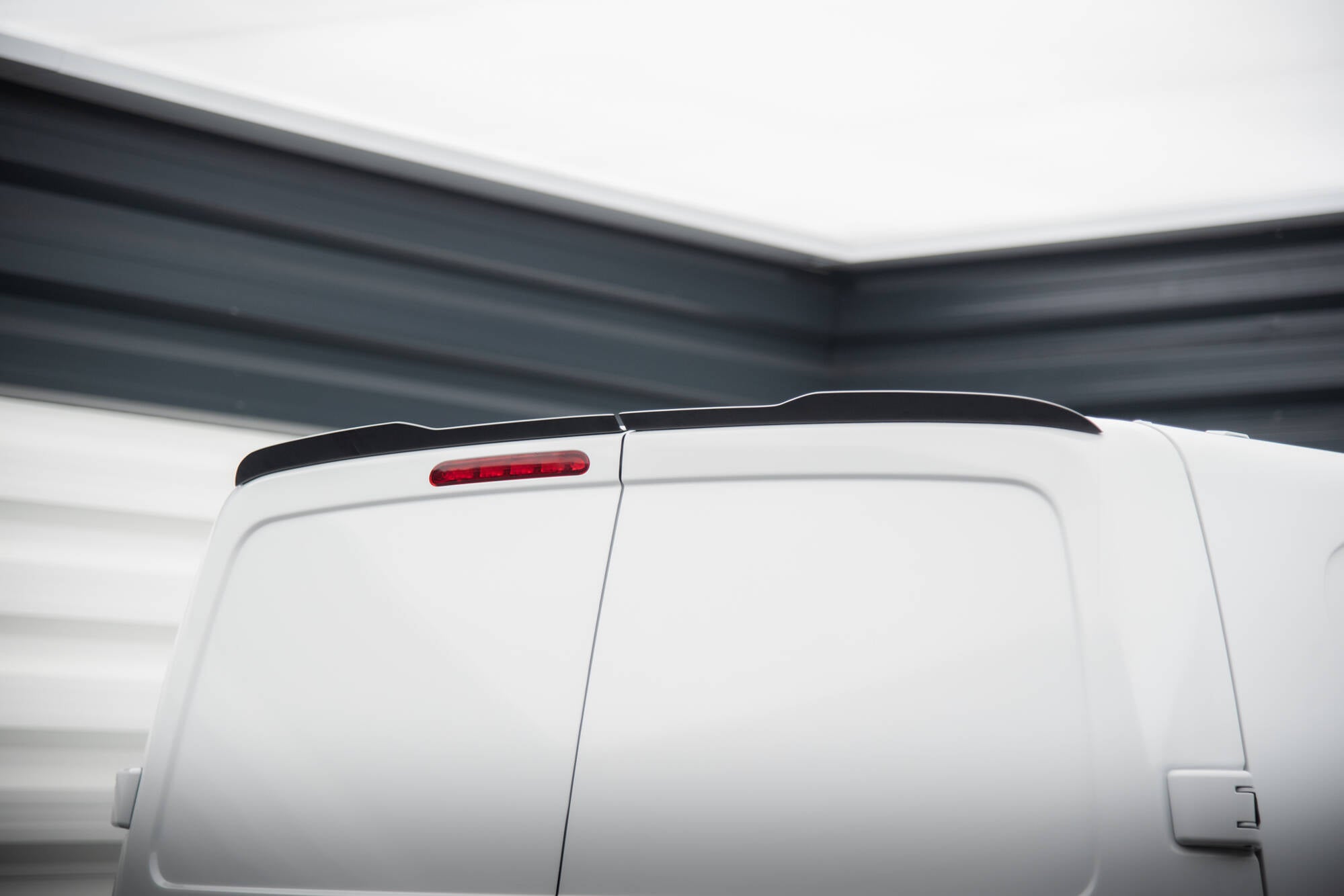 Maxton Design Spoiler CAP passend für Citroen Jumpy Mk3 schwarz Hochglanz