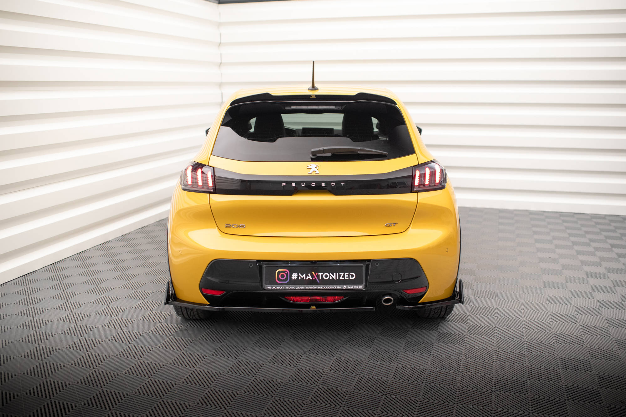 Maxton Design Heck Ansatz Flaps Diffusor V.1 + Flaps passend für Peugeot 208 GT Mk2
