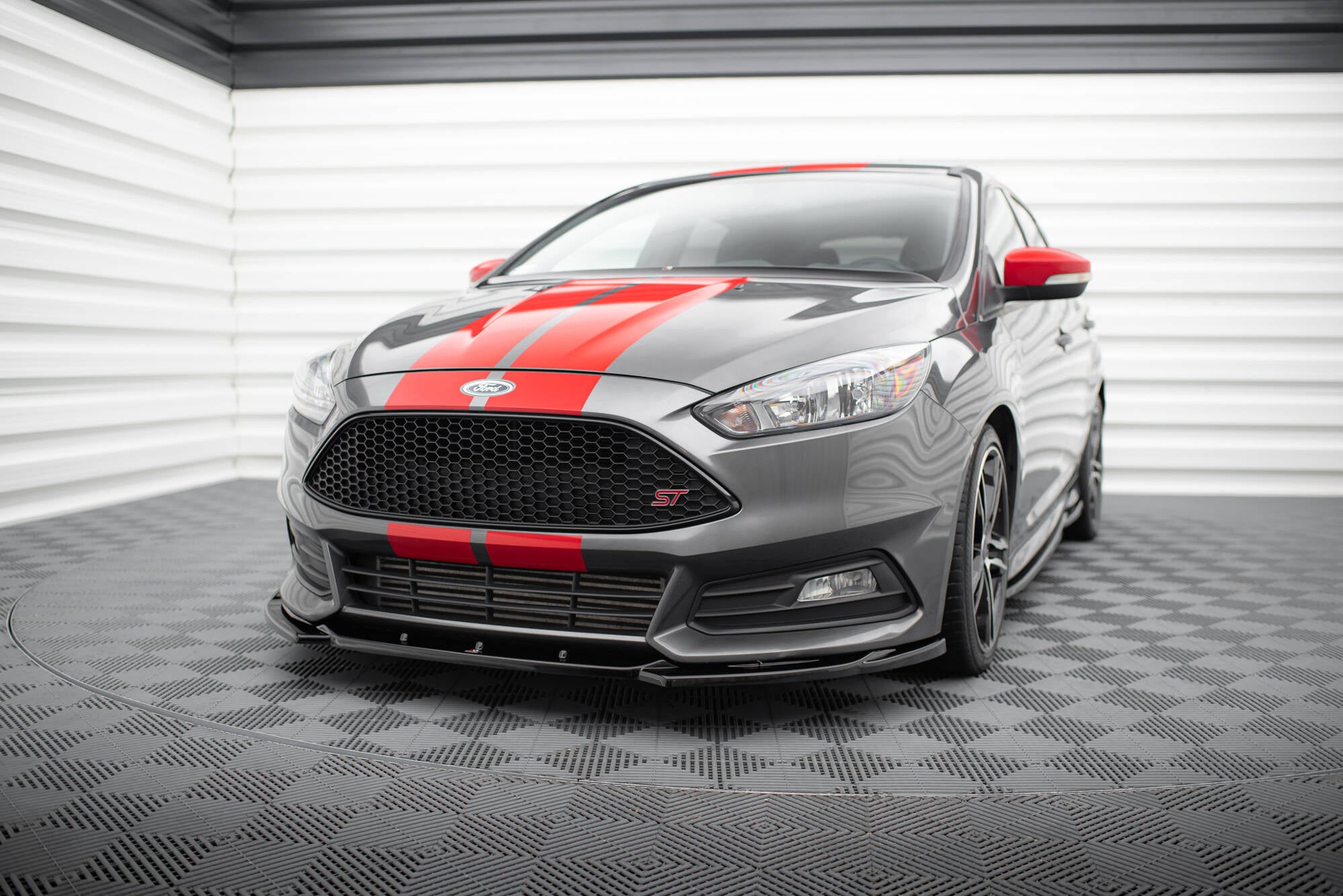 Maxton Design Street+ Spoilerlippe Front Ansatz V.5 passend für Ford Focus ST Mk3 Facelift schwarz Hochglanz