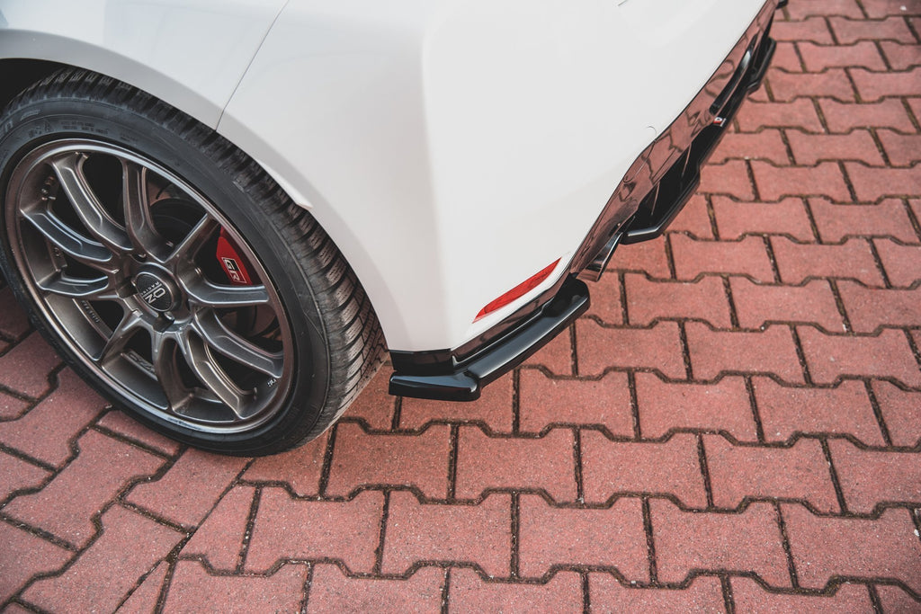 Maxton Design Heck Ansatz Flaps Diffusor V.1 passend für Toyota GR Yaris Mk4 schwarz Hochglanz