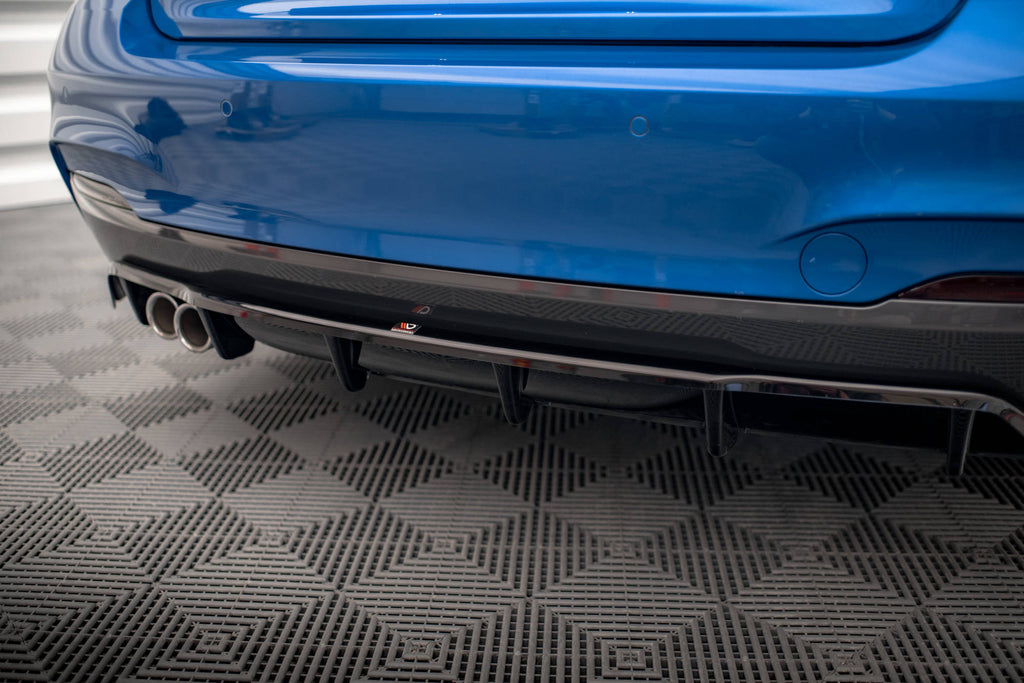 Maxton Design Street+ Mittlerer Diffusor RACE passend für BMW 2 M-Paket F22 schwarz Hochglanz