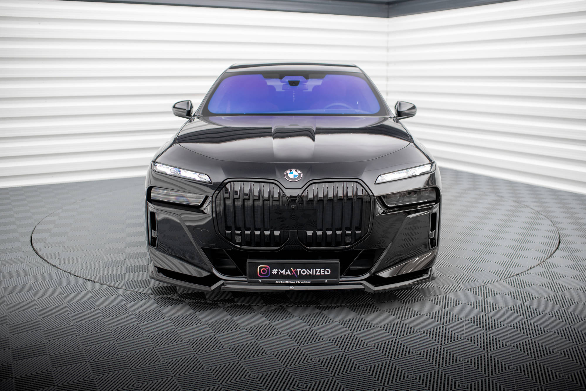 Maxton Design Street+ Spoilerlippe Front Ansatz V.3 passend für BMW 7 M-Paket / M760e / i7 M-Paket G70 schwarz Hochglanz