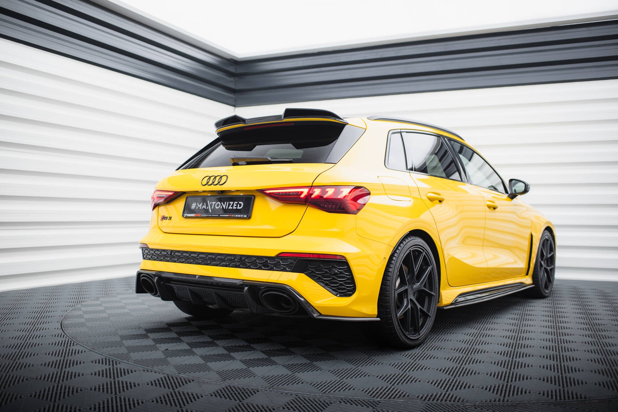 Maxton Design Prepreg Carbon Fiber Heck Ansatz Flaps Diffusor passend für Audi RS3 Sportback 8Y