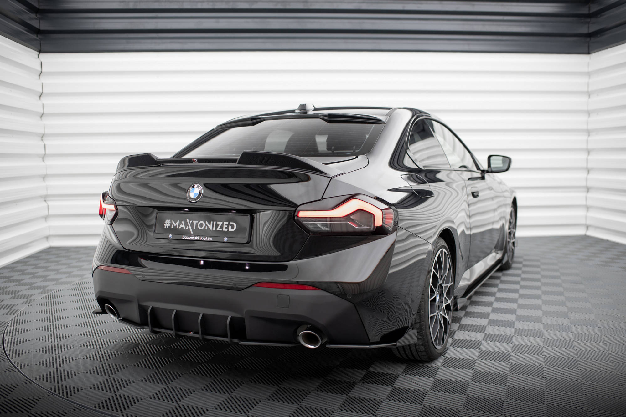Maxton Design Hintere Seiten Flaps passend für BMW 2 Coupe G42 schwarz Hochglanz