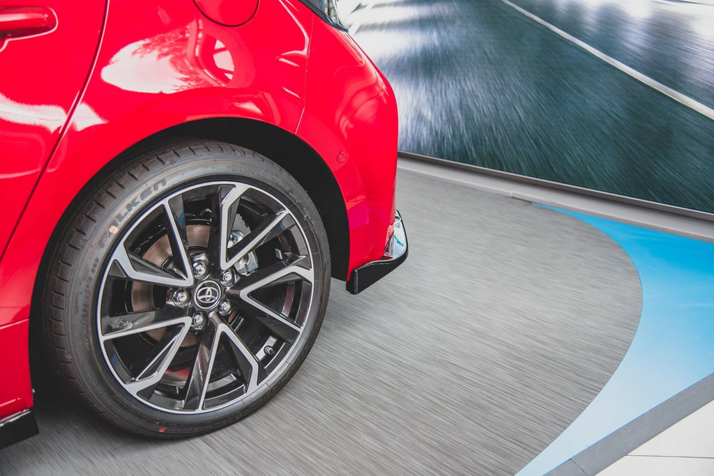 Maxton Design Heck Ansatz Flaps Diffusor passend für Toyota Corolla XII Hatchback schwarz Hochglanz