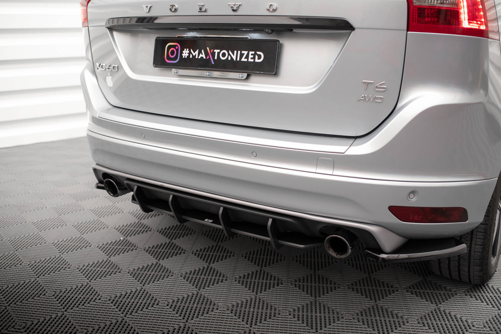 Maxton Design Street Pro Heckschürze passend für Volvo XC60 R-Design Mk1 Facelift