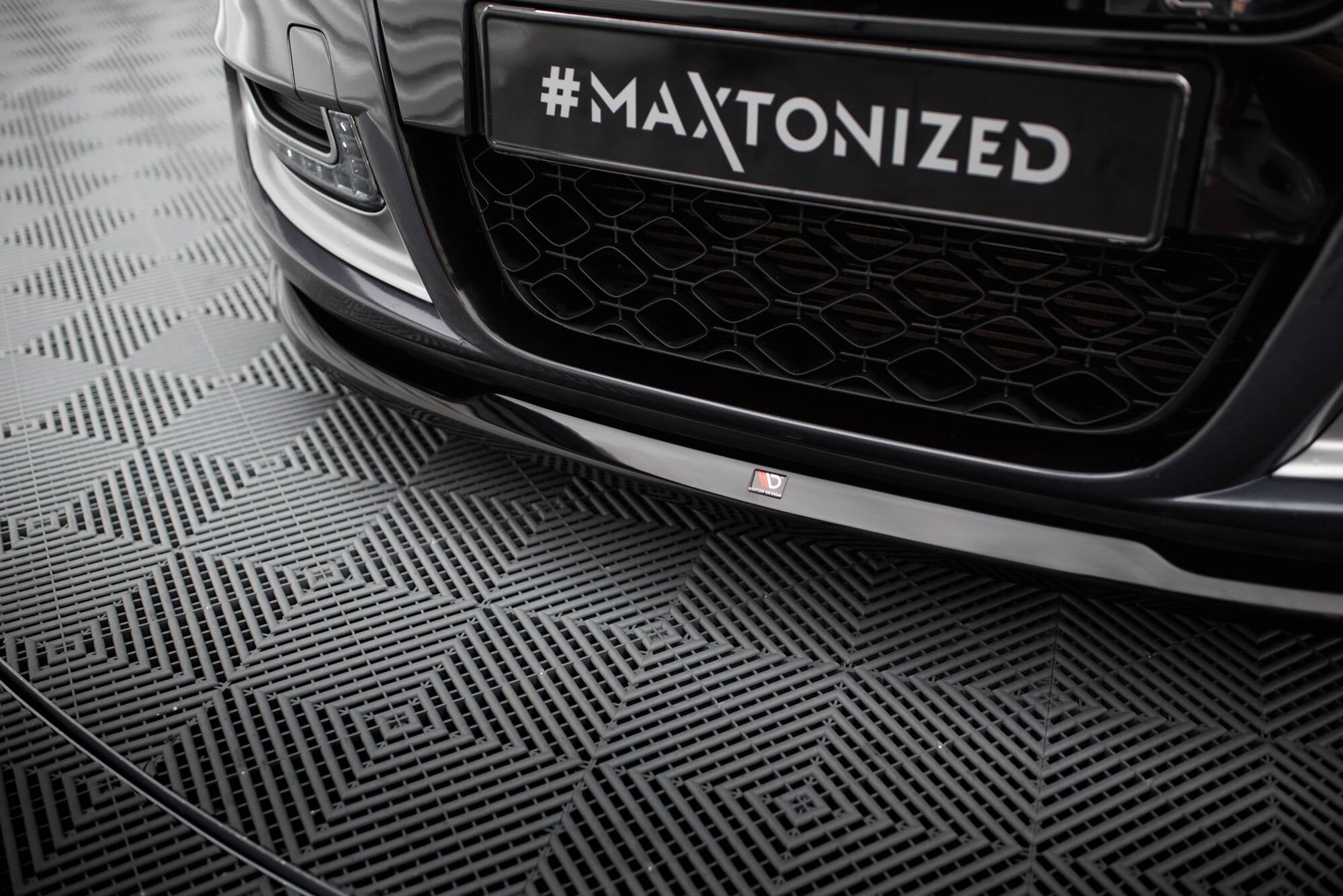 Maxton Design Street+ Spoilerlippe Front Ansatz V.2 passend für Renault Megane GT Mk3 Facelift schwarz Hochglanz