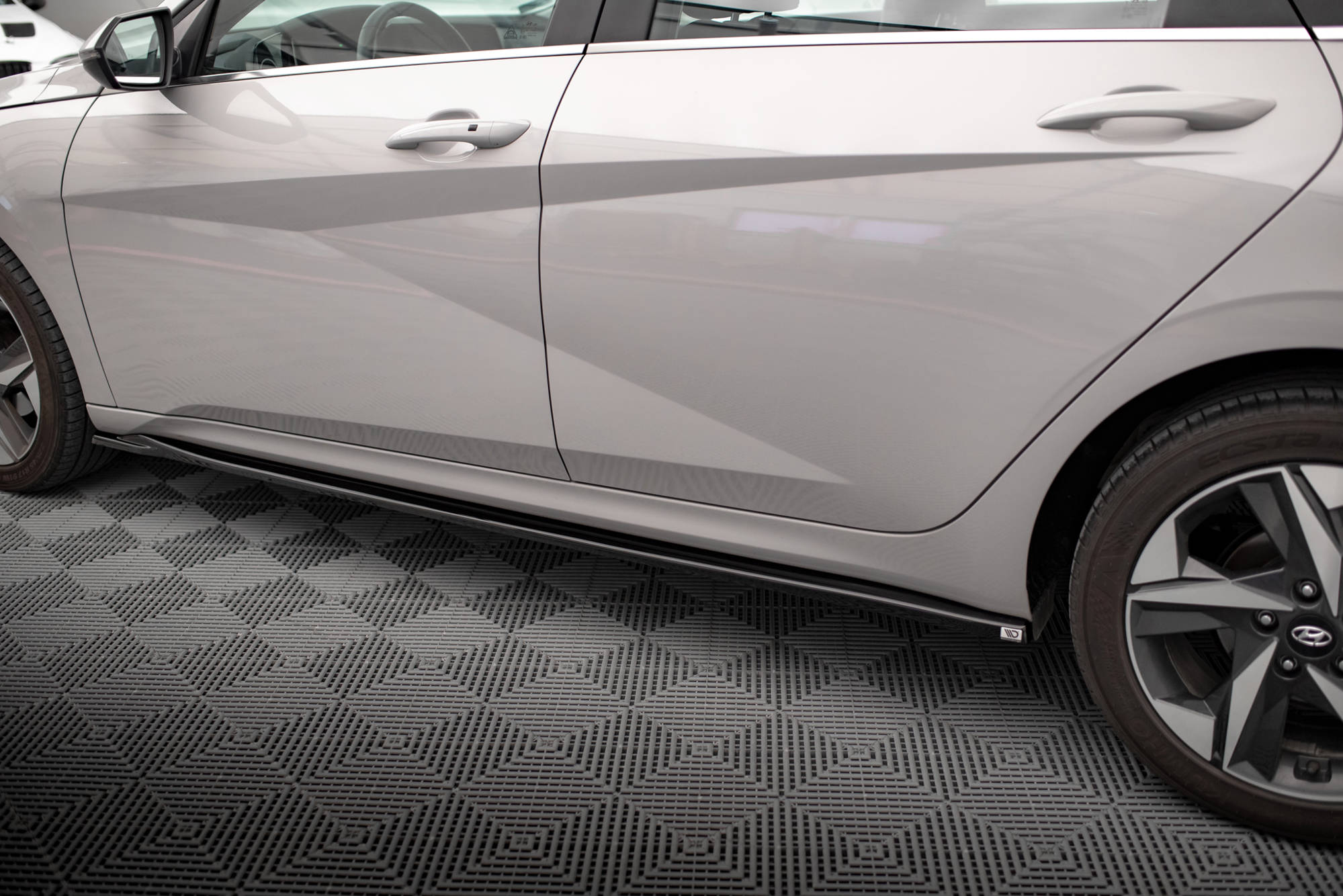 Maxton Design Street+ Seitenschweller Leisten passend für Hyundai Elantra Mk7 schwarz Hochglanz