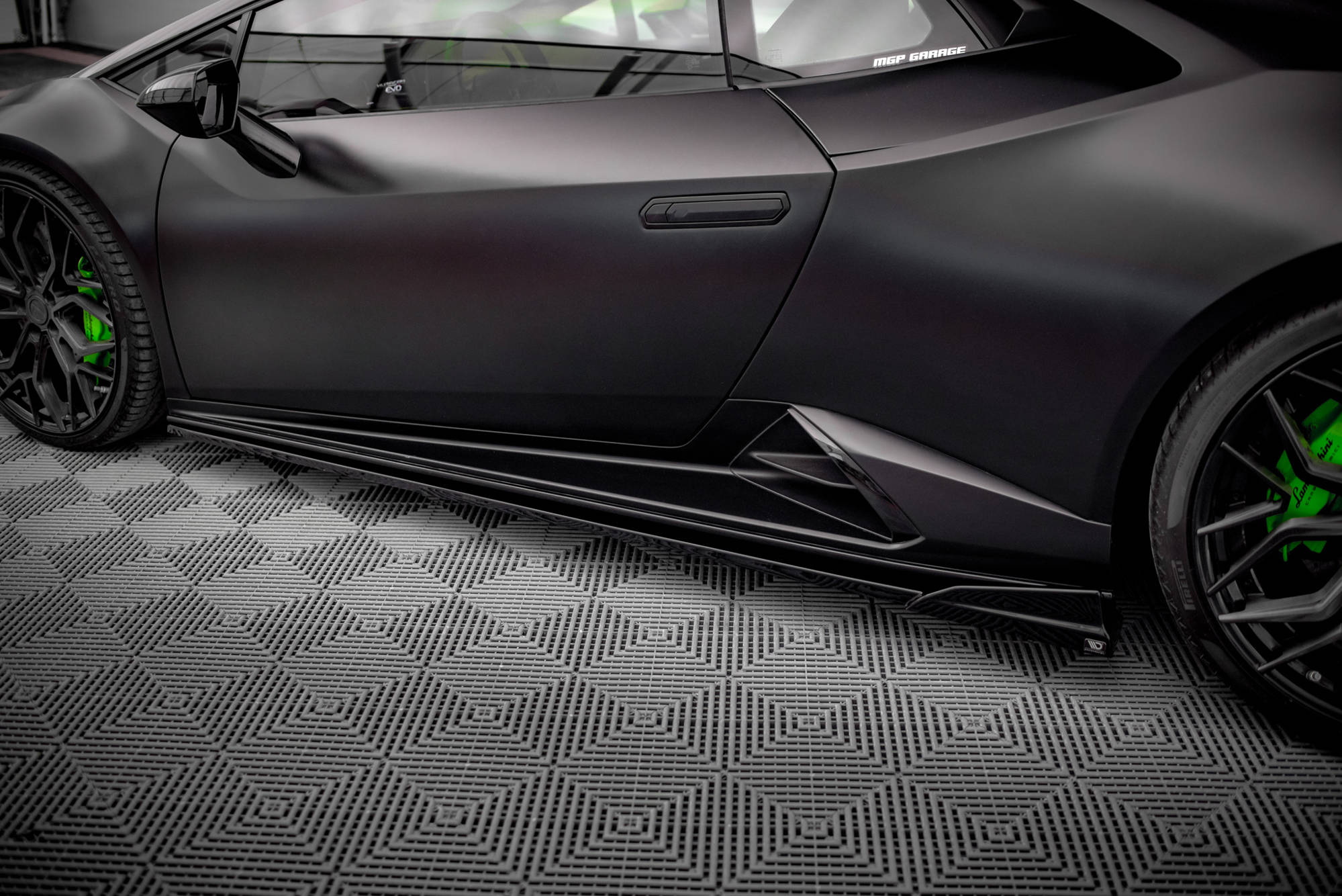 Maxton Design Street+ Seitenschweller Leisten passend für Lamborghini Huracan EVO schwarz Hochglanz
