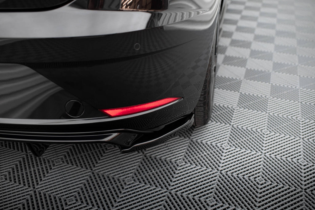 Maxton Design Heck Ansatz Flaps Diffusor V.2 passend für Seat Leon Hatchback Mk3 Facelift schwarz Hochglanz