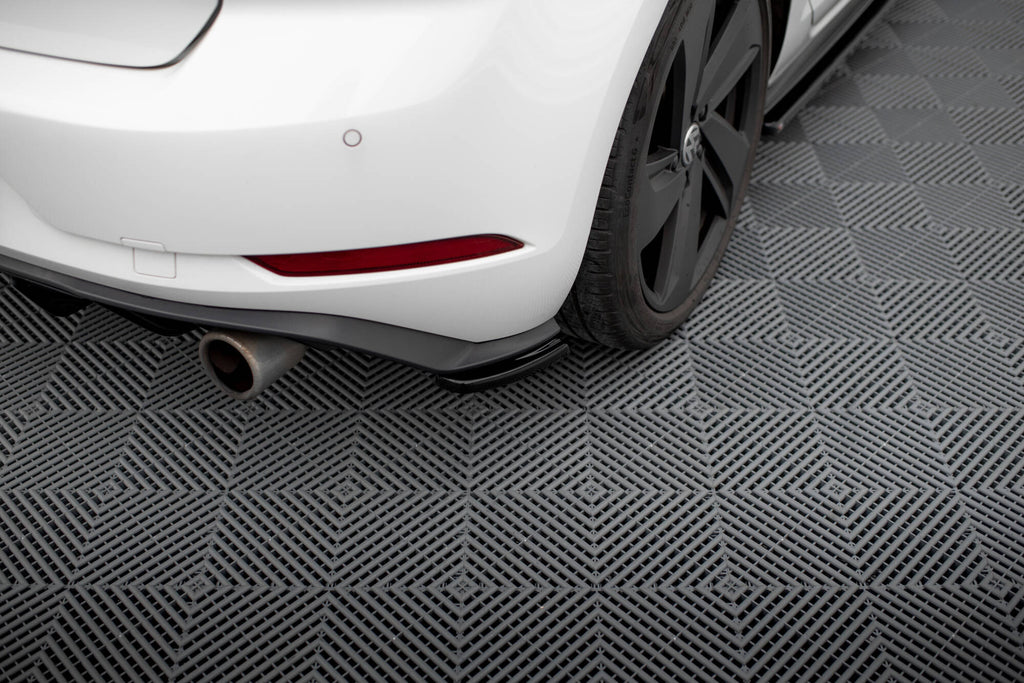 Maxton Design Heck Ansatz Flaps Diffusor passend für VW GOLF 7 GTI FACELIFT schwarz Hochglanz