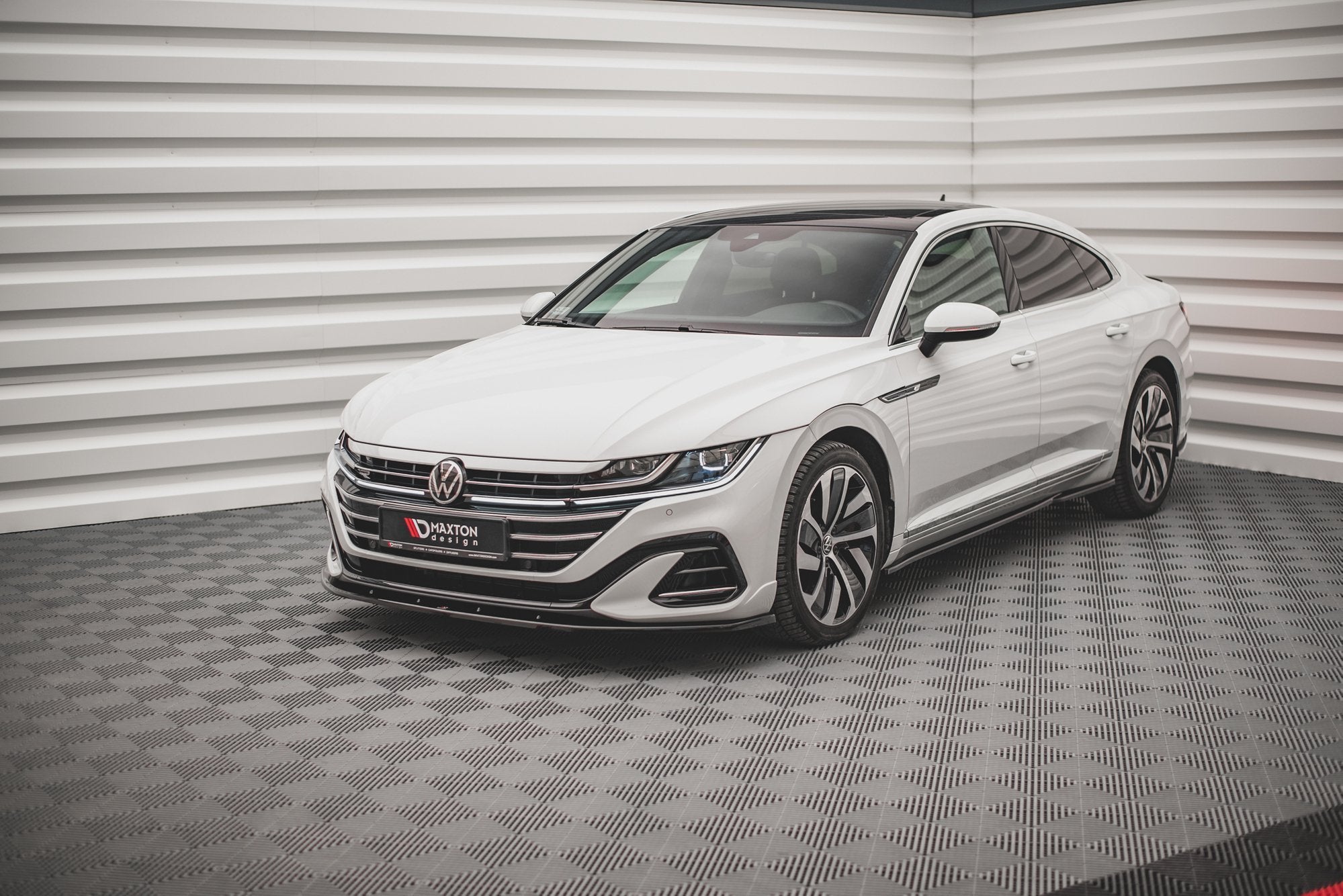 Maxton Design Street+ Spoilerlippe Front Ansatz V.2 passend für VW Arteon R-Line Limousine / Shooting Brake Mk1 Facelift schwarz Hochglanz
