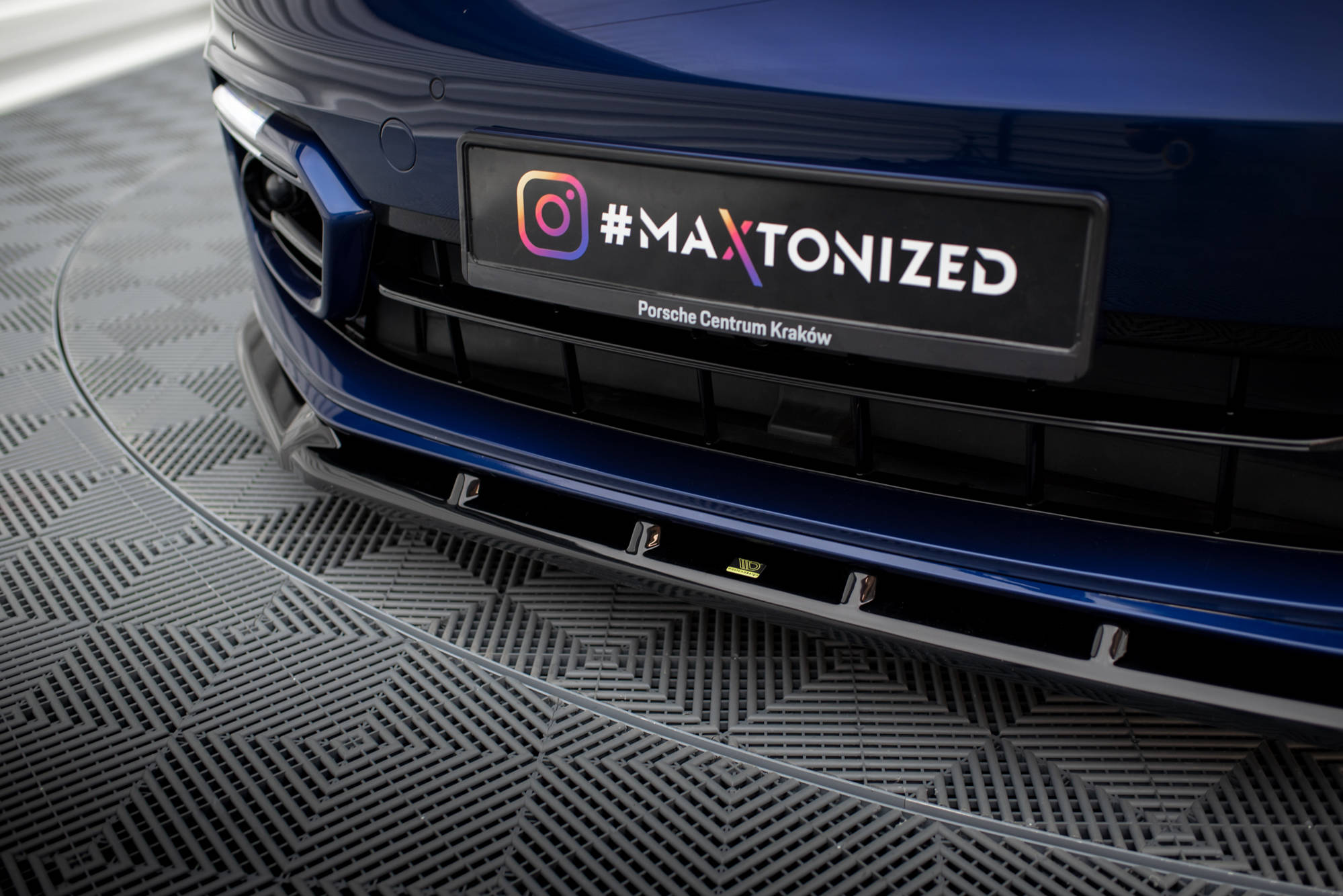 Maxton Design Street+ Spoilerlippe Front Ansatz passend für Porsche Panamera GTS Sport Turismo 971 Facelift schwarz Hochglanz