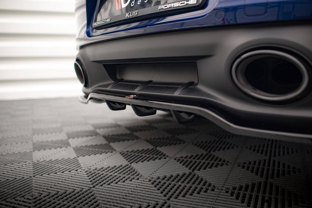 Maxton Design Street+ Mittlerer Diffusor RACE passend für V.1 Porsche 911 Carrera Aero / Carrera GTS 992 schwarz Hochglanz