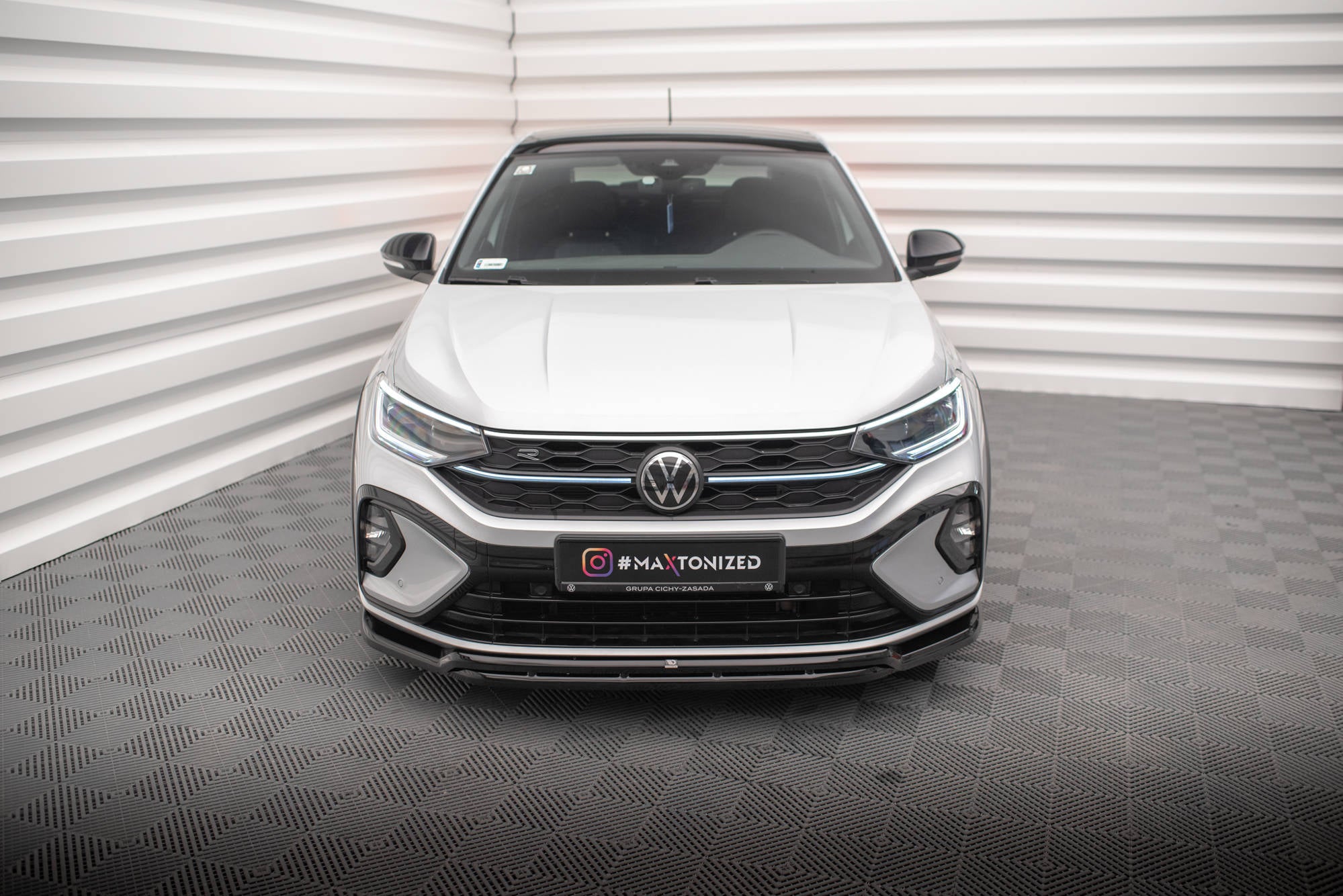 Maxton Design Street+ Spoilerlippe Front Ansatz passend für VW Taigo R-Line Mk1 schwarz Hochglanz
