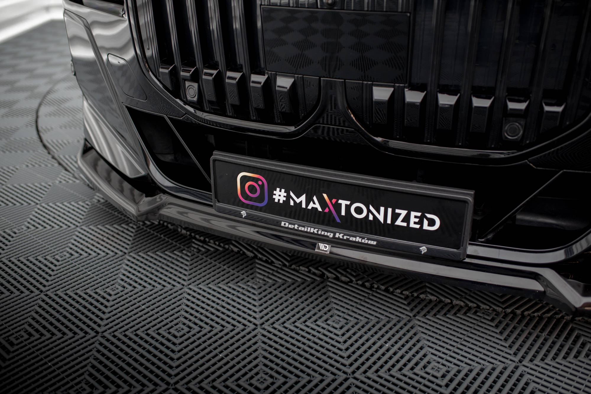 Maxton Design Street+ Spoilerlippe Front Ansatz V.3 passend für BMW 7 M-Paket / M760e / i7 M-Paket G70 schwarz Hochglanz