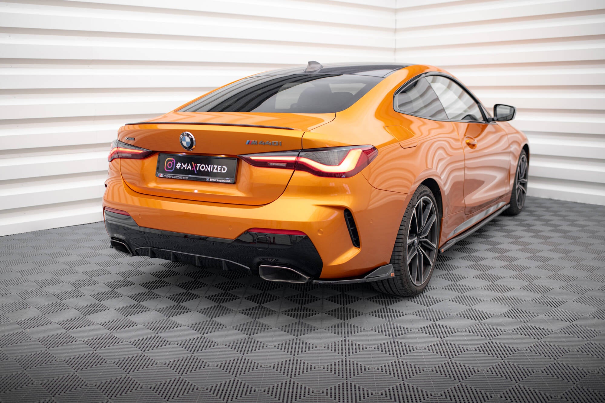 Maxton Design Heck Ansatz Flaps Diffusor V.2 passend für BMW 4er M440i G22 / G23 / G22 Facelift / G23 Facelift schwarz Hochglanz