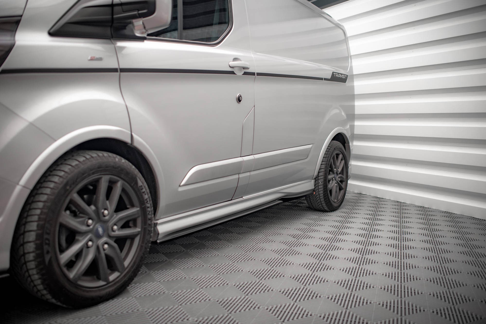 Maxton Design Street+ Seitenschweller Leisten passend für Ford Transit Custom ST-Line Mk1 Facelift schwarz Hochglanz