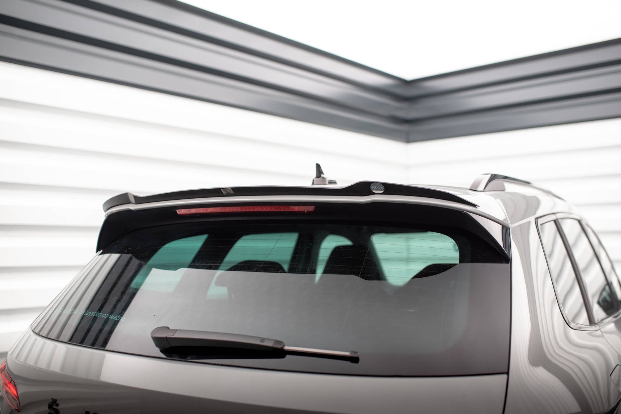 Maxton Design Spoiler CAP passend für Skoda Karoq Sportline Mk1 Facelift schwarz Hochglanz