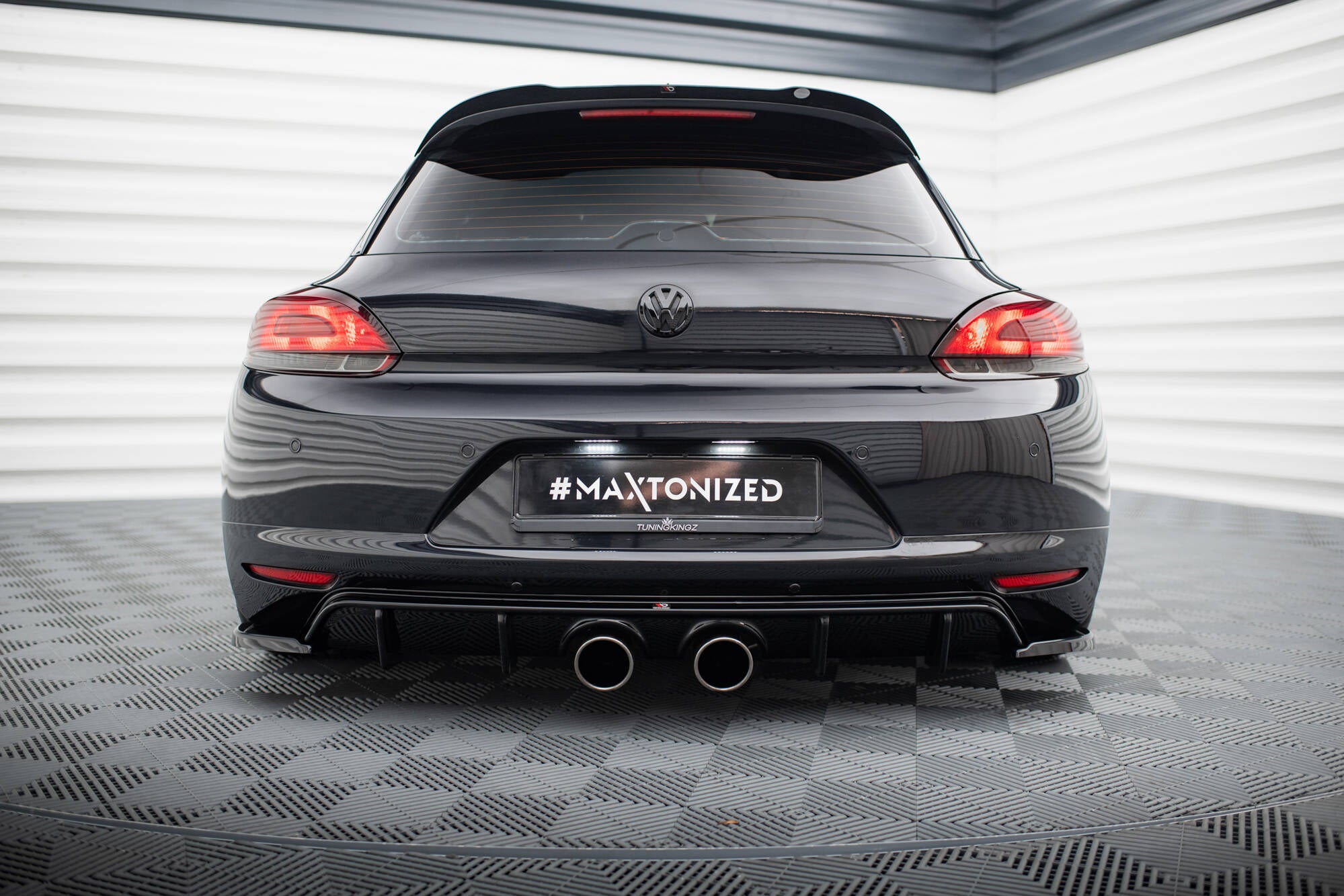 Maxton Design Diffusor Heck Ansatz V.2 passend für VW Scirocco Mk3 (R32 Auspuff) schwarz Hochglanz