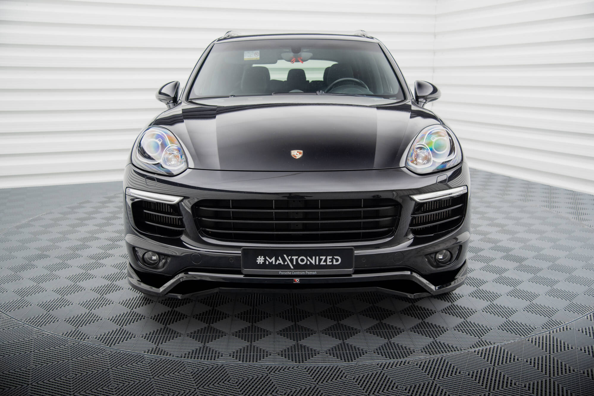 Maxton Design Street+ Spoilerlippe Front Ansatz passend für Porsche Cayenne Mk2 Facelift schwarz Hochglanz
