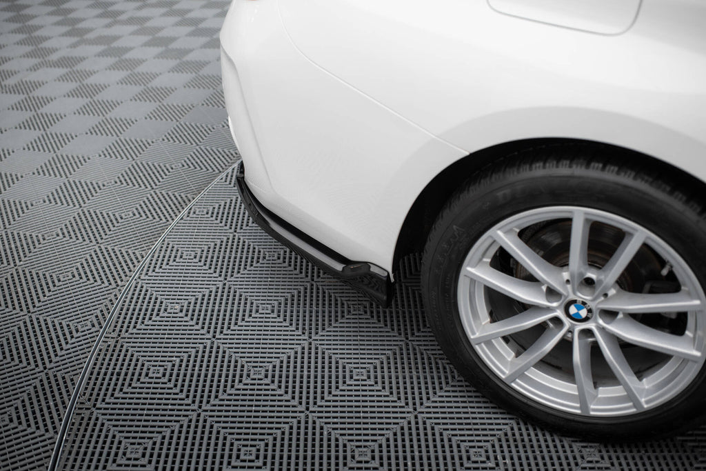 Maxton Design Heck Ansatz Flaps Diffusor passend für BMW 3er Limousine / Touring G20 / G21 Facelift schwarz Hochglanz