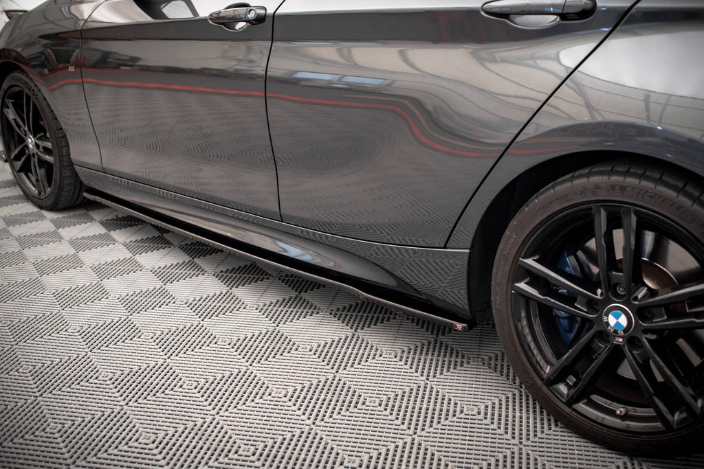 Maxton Design Street+ Seitenschweller Leisten V.2 passend für. BMW 1er M135i / M140i / M-Paket F20 schwarz Hochglanz