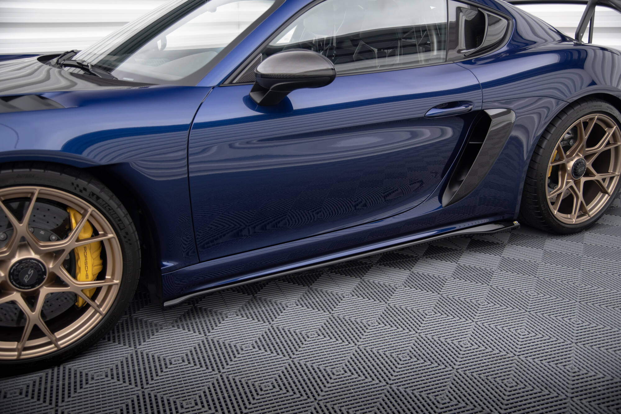 Maxton Design Street+ Seitenschweller Leisten passend für Porsche 718 Cayman GT4 RS 982c schwarz Hochglanz