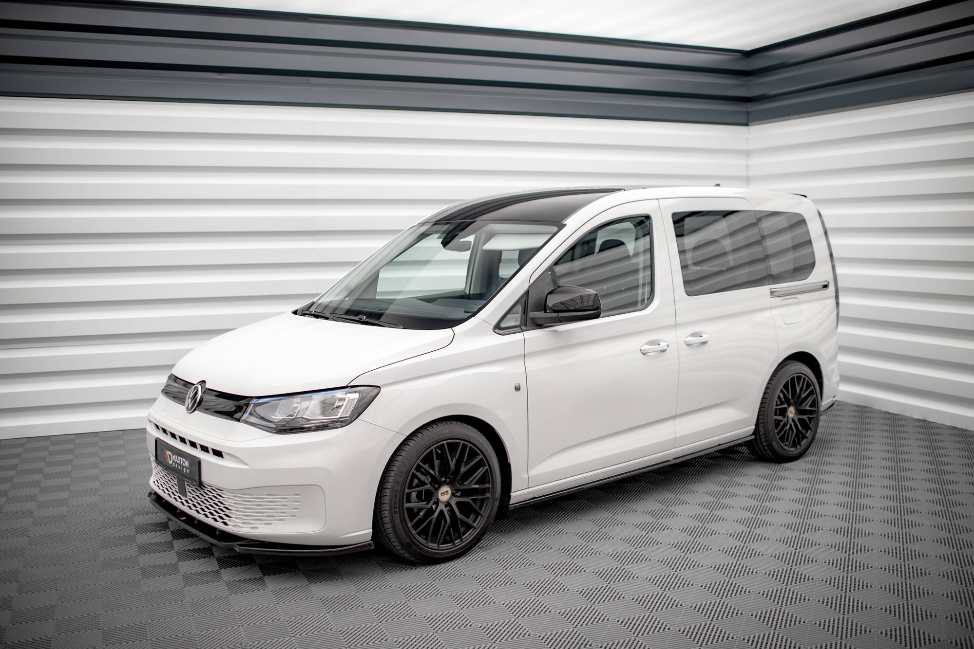 Maxton Design Street+ Seitenschweller Leisten passend für VW Caddy Mk5 / Ford Transit Connect Mk3 schwarz Hochglanz
