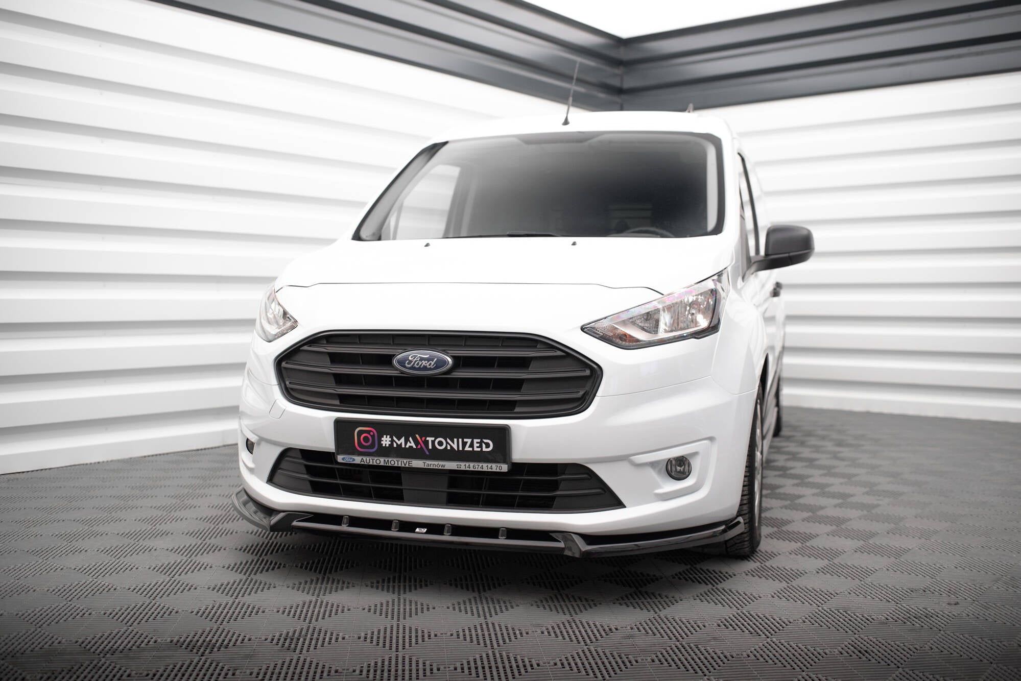 Maxton Design Street+ Spoilerlippe Front Ansatz V.2 passend für Ford Transit Connect Mk2 Facelift schwarz Hochglanz