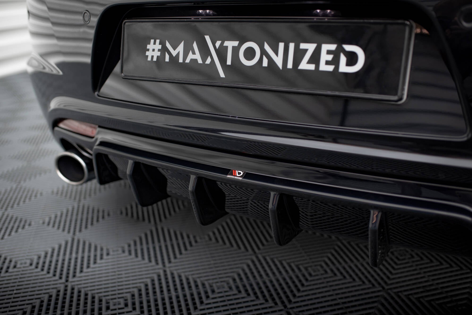 Maxton Design Diffusor Heck Ansatz V.2 passend für VW Scirocco R Mk3 schwarz Hochglanz