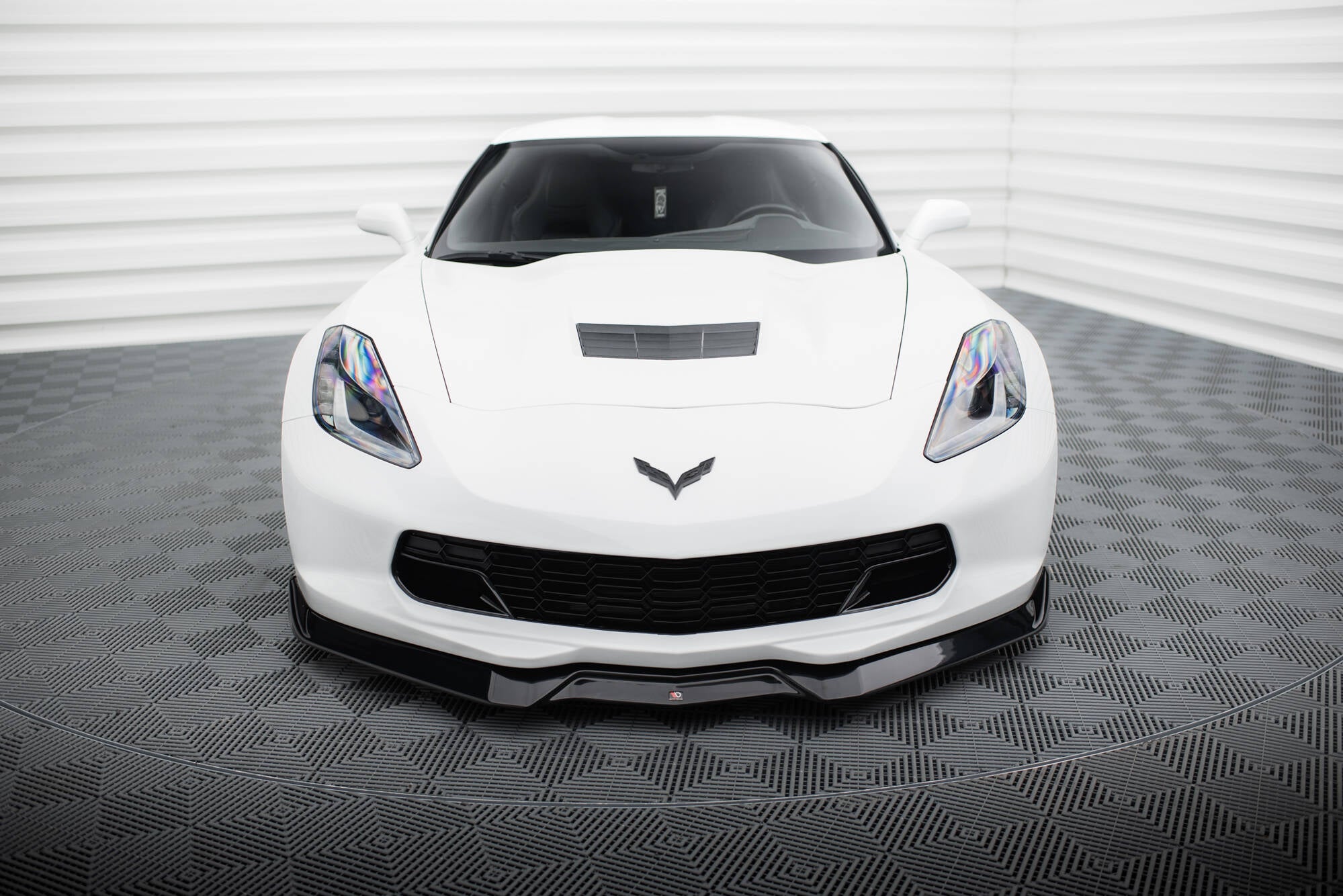 Maxton Design Street+ Spoilerlippe Front Ansatz V.2 passend für Chevrolet Corvette Stingray / Z06 C7 schwarz Hochglanz