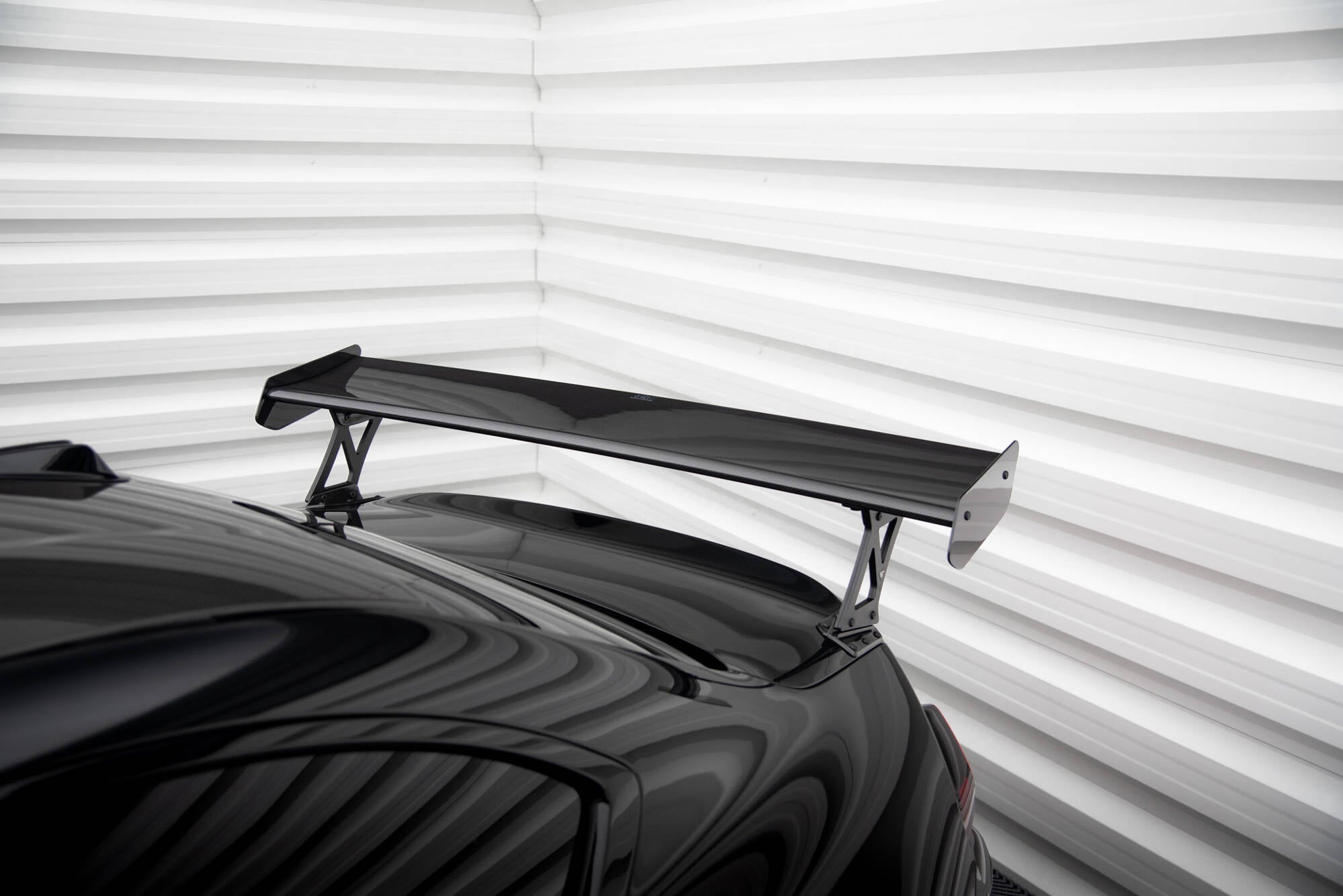 Maxton Design Carbon Fiber Spoiler With External Brackets Uprights +LED light BMW M2 G87 / M240i / 2 M-Paket / 2 Standard G42 für BMW 2er G42