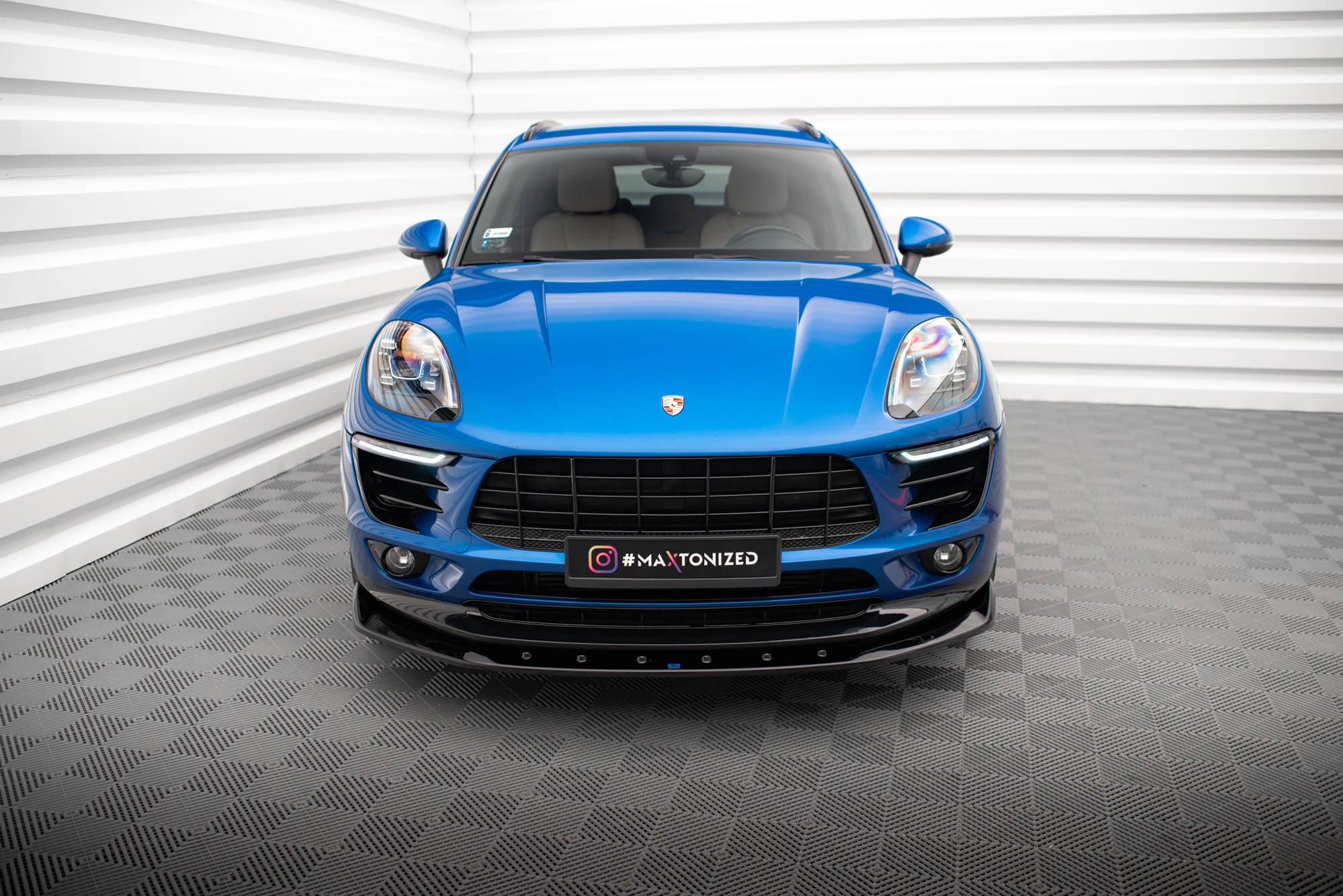 Maxton Design Street+ Spoilerlippe Front Ansatz V.1 passend für Porsche Macan Mk1 schwarz Hochglanz