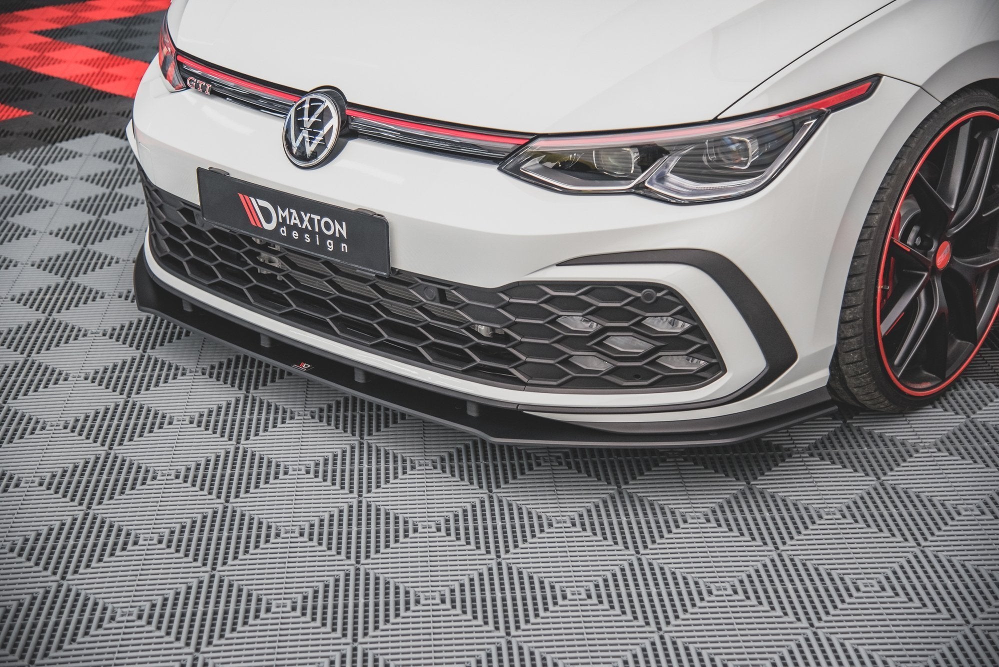 Maxton Design Street Pro Street+ Spoilerlippe Front Ansatz passend für VW Golf GTI / GTE / GTD / R-Line Mk8